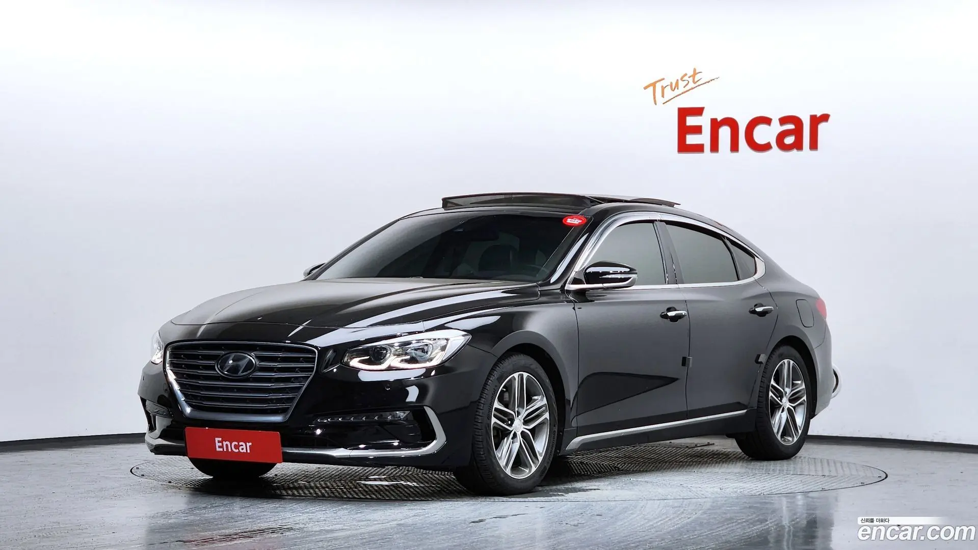 Main__Slider__Photo:Grandeur Hyundai 2018.4-0