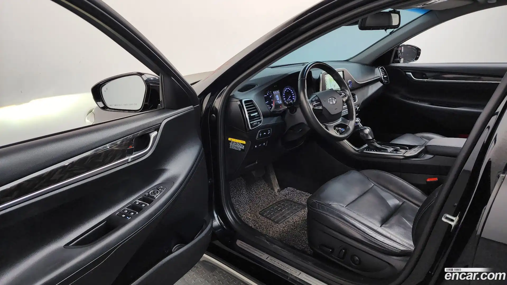 Grandeur Hyundai 2018.4-INNER-010