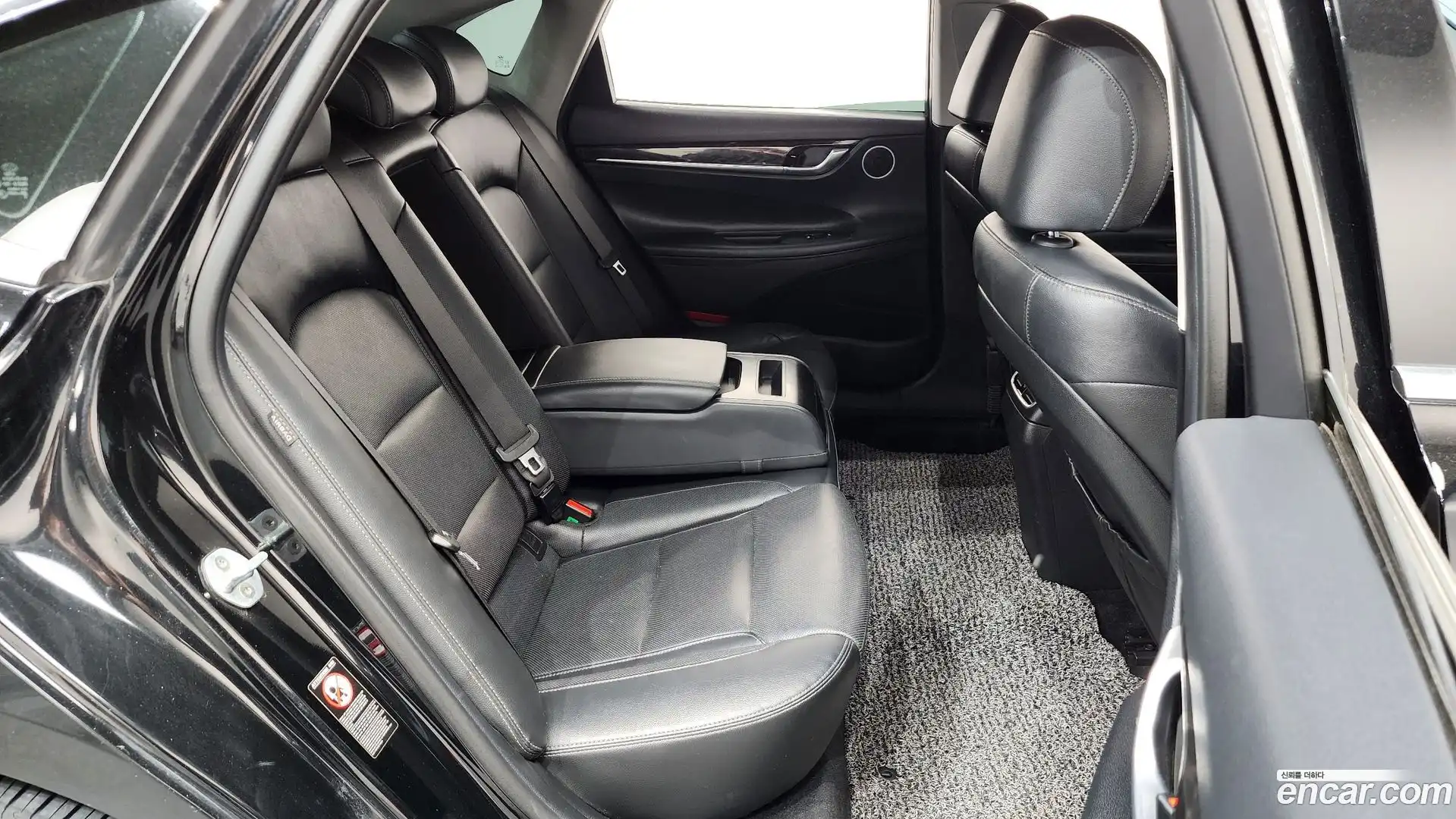 Grandeur Hyundai 2018.4-OPTION-015