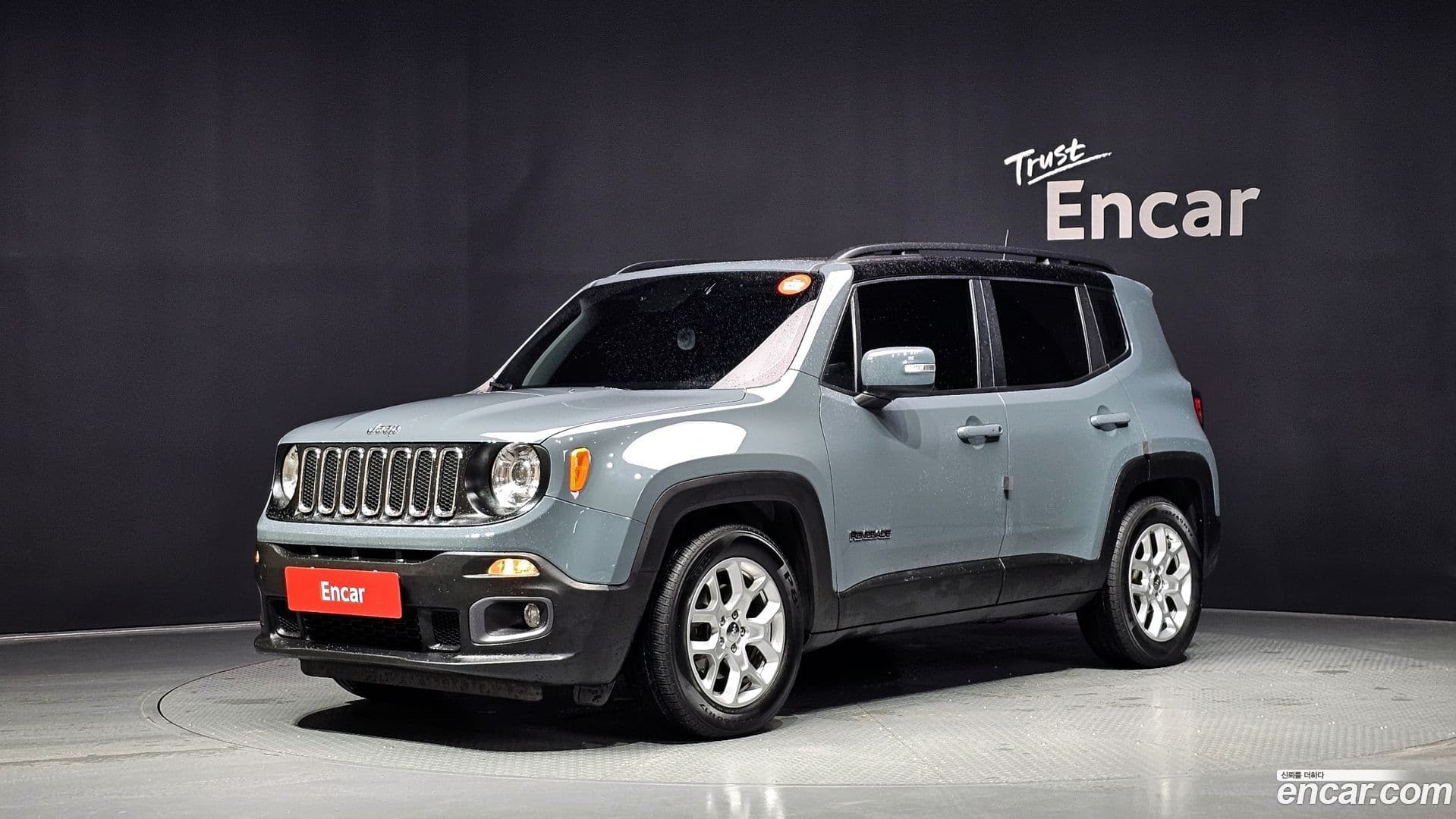 Main__Slider__Photo:Renegade Jeep 2018.10-0