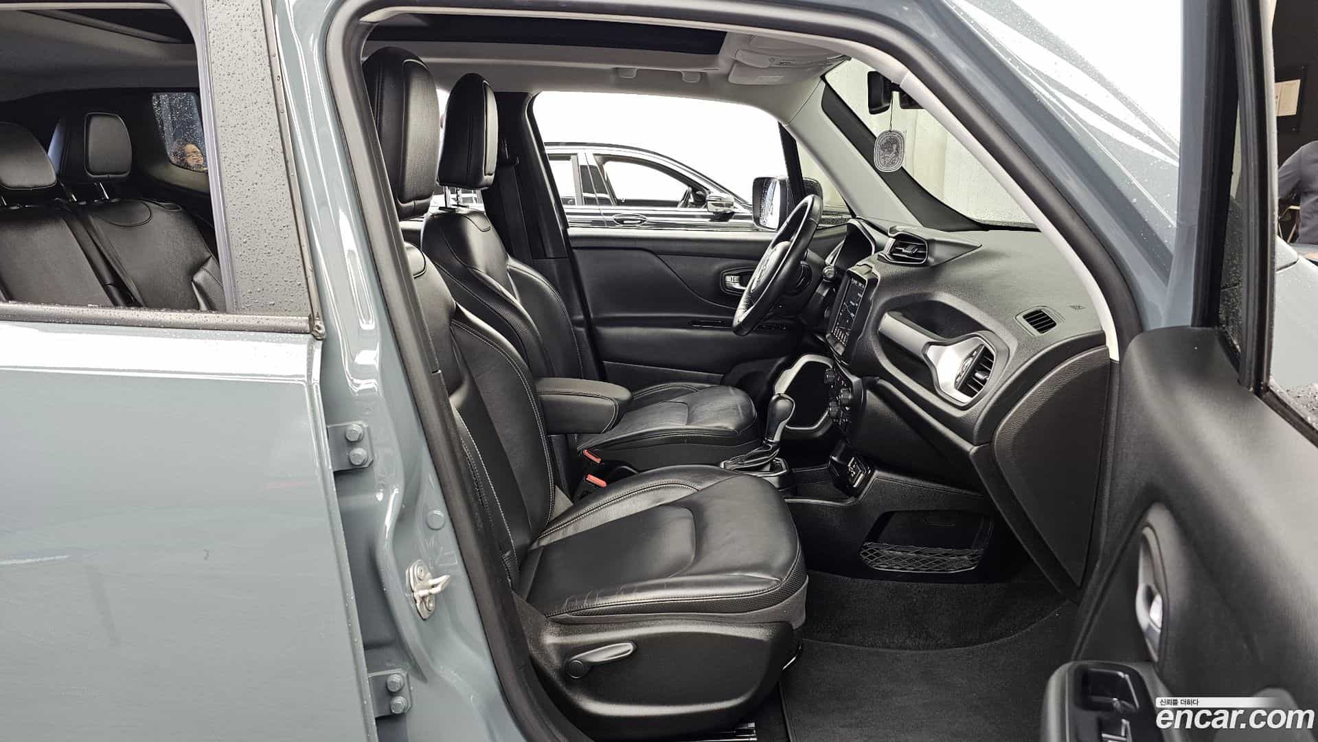 Renegade Jeep 2018.10-OPTION-015