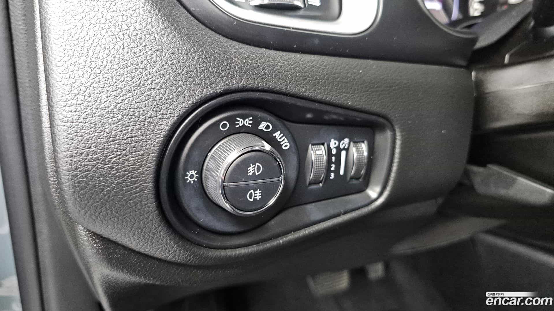 Renegade Jeep 2018.10-OPTION-023