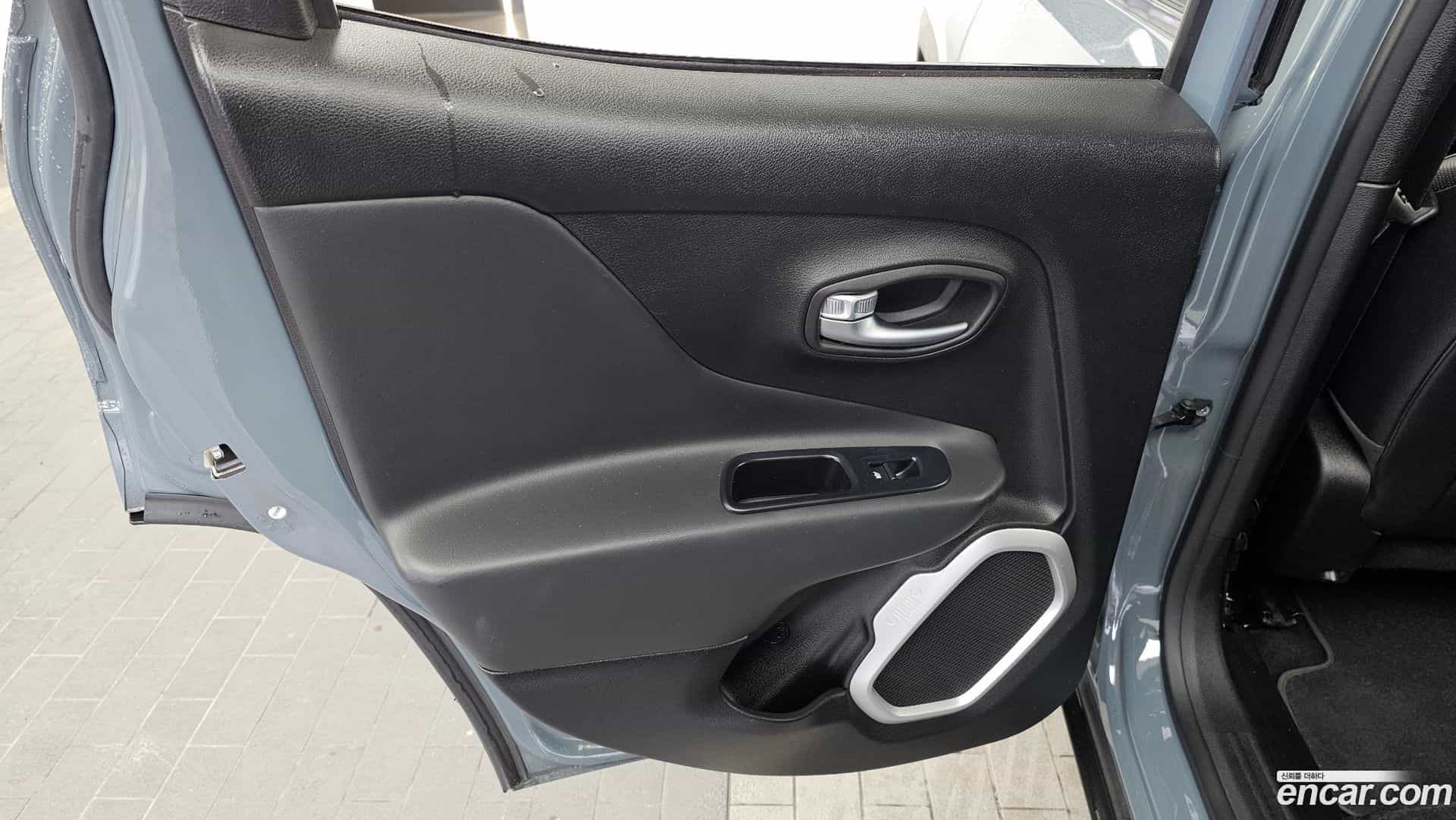 Renegade Jeep 2018.10-INNER-035