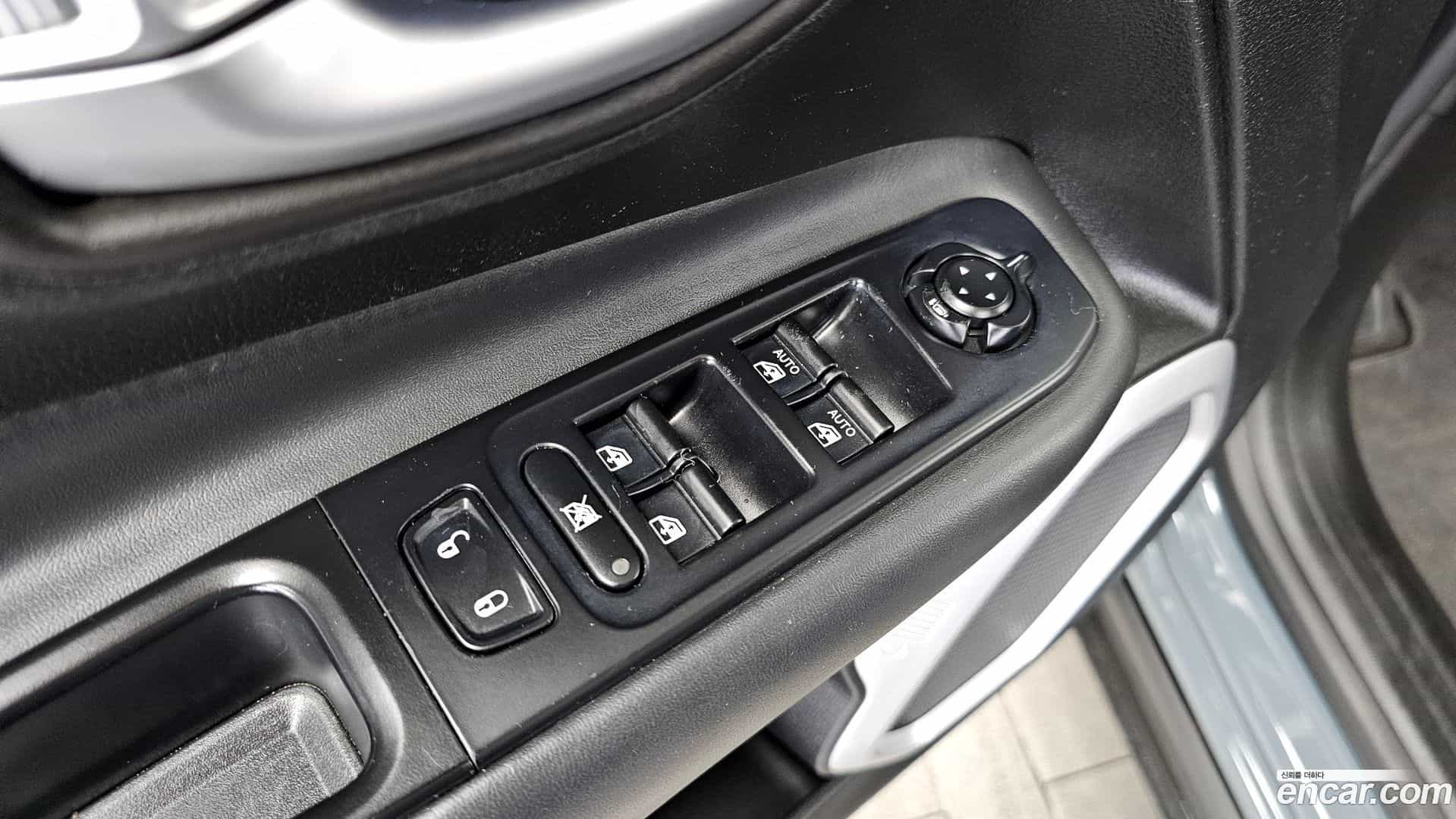 Renegade Jeep 2018.10-OPTION-042