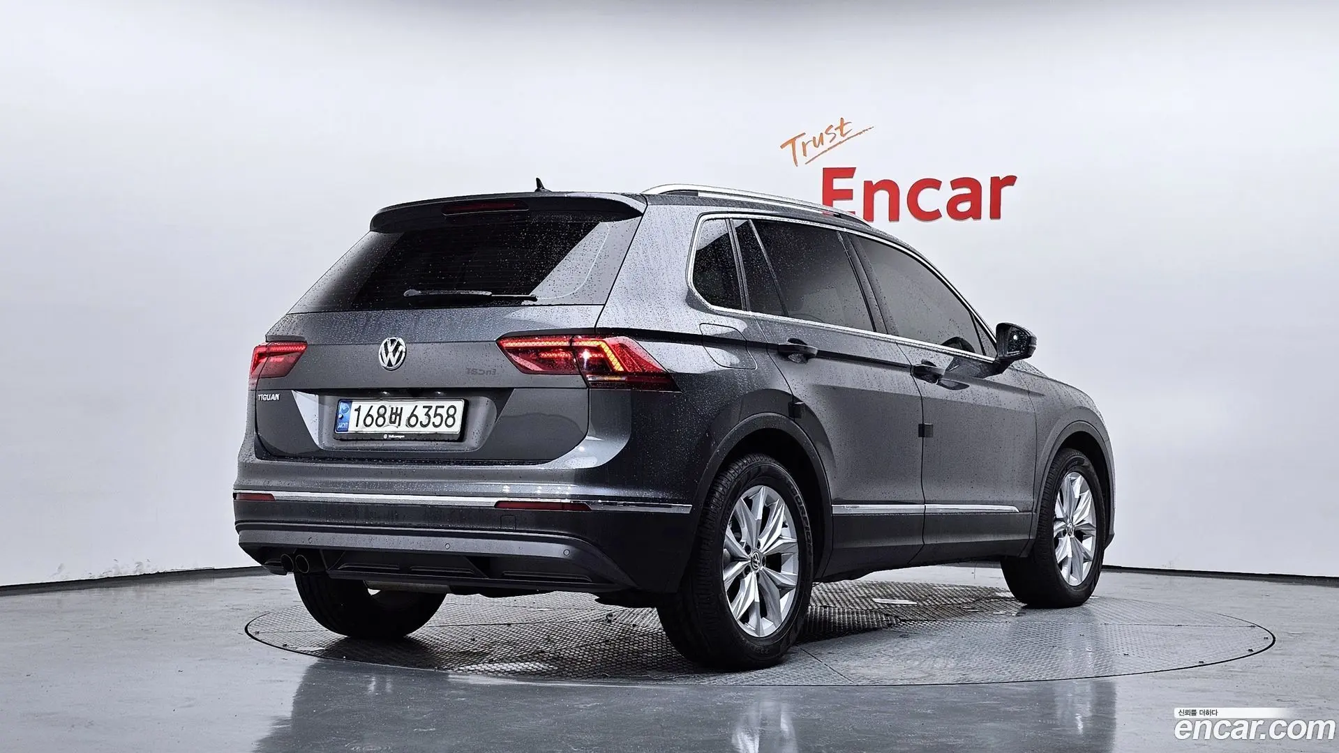 Main__Slider__Photo:Tiguan Volkswagen 2020.9-1