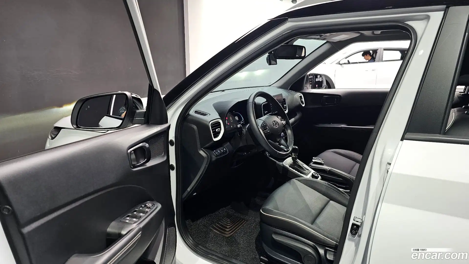 Venue Hyundai 2023.0-INNER-010