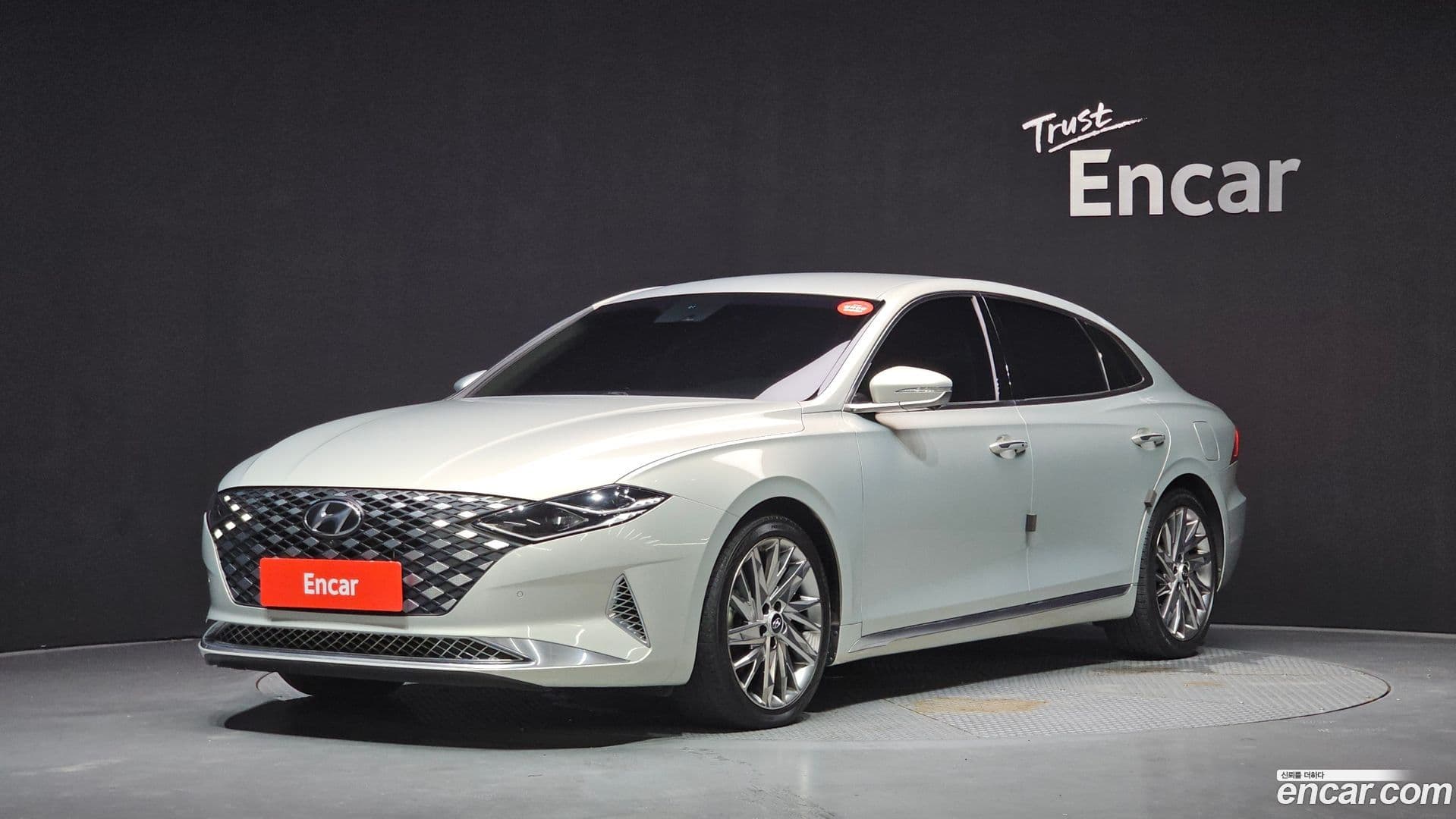 Main__Slider__Photo:Grandeur Hyundai 2020.4-0