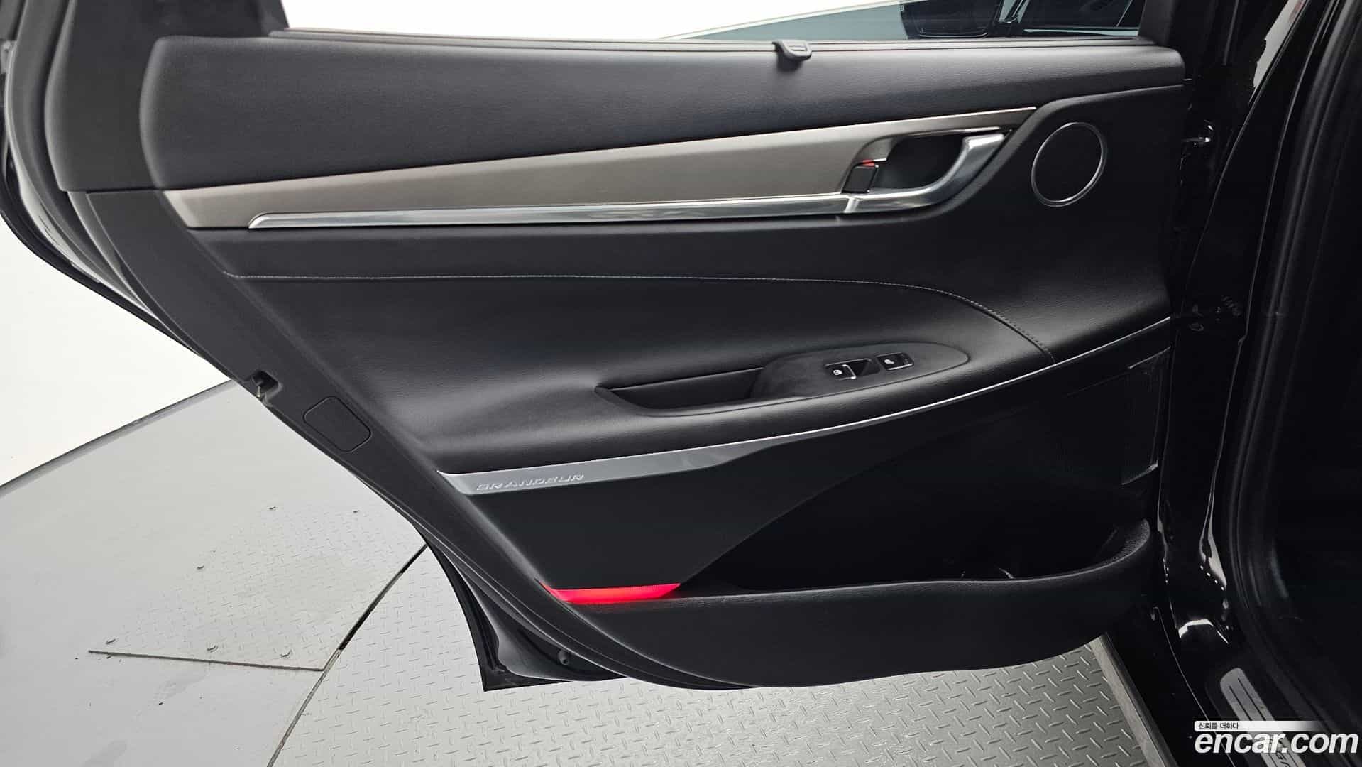 Grandeur Hyundai 2021.11-INNER-035