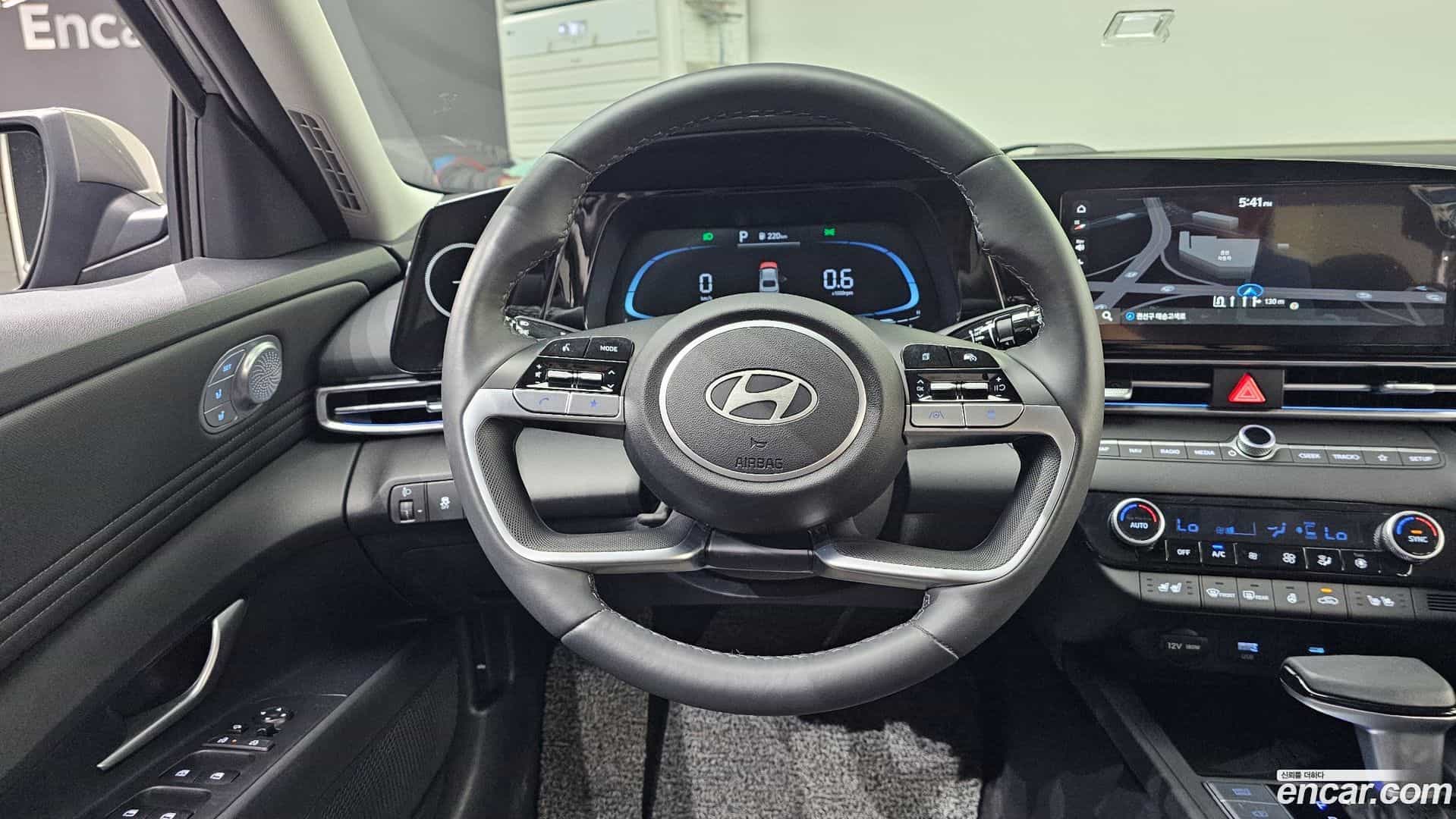 AVANTE Hyundai 2023.10-OPTION-017