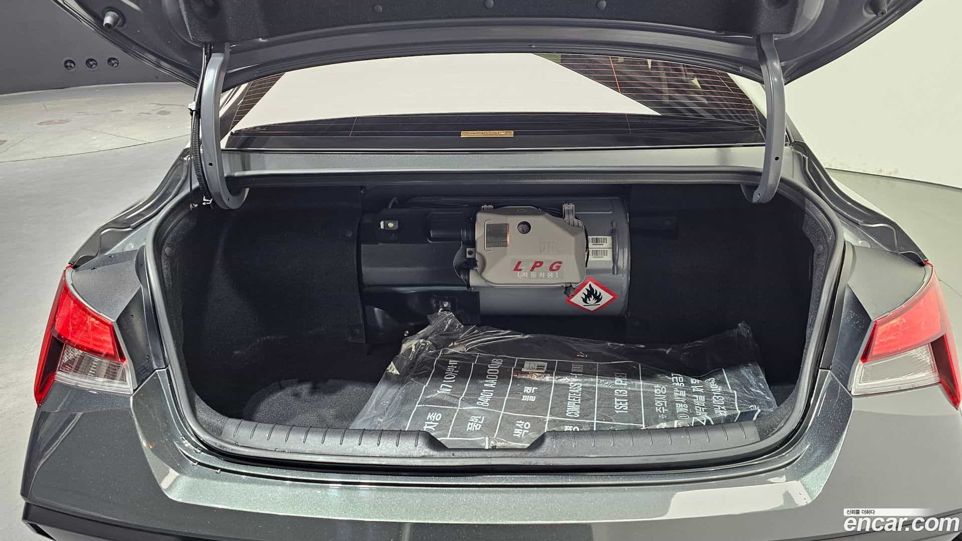 AVANTE Hyundai 2023.10-OPTION-024