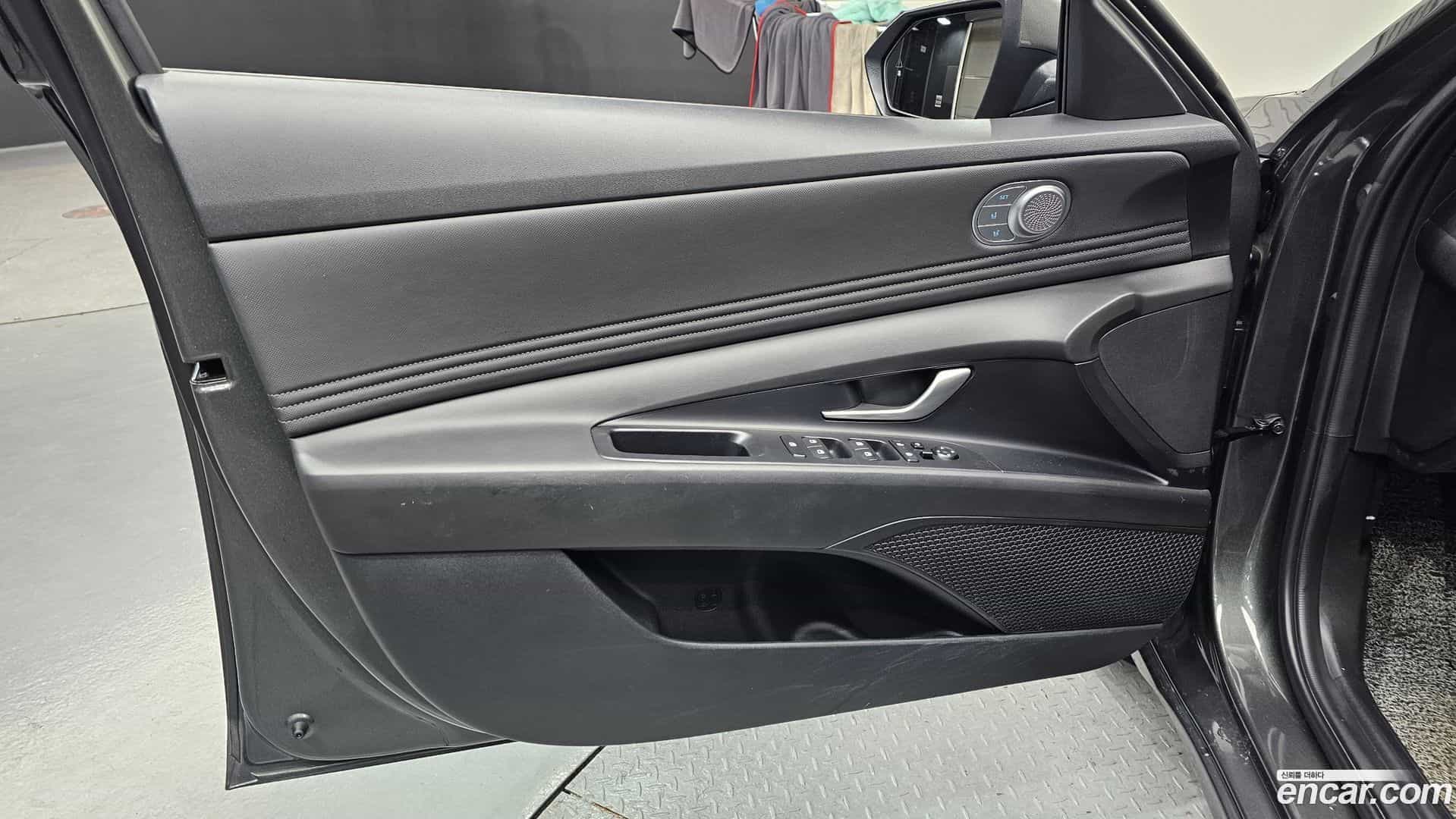 AVANTE Hyundai 2023.10-INNER-034
