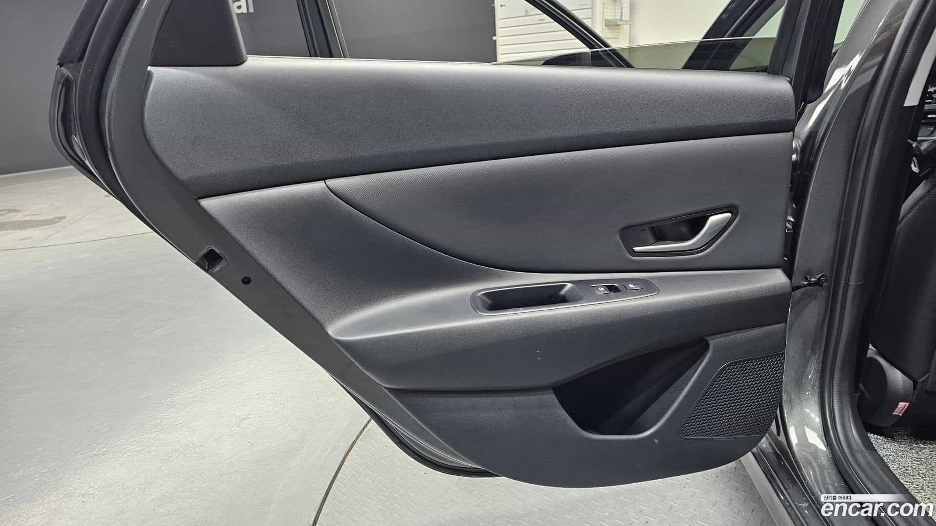 AVANTE Hyundai 2023.10-INNER-035