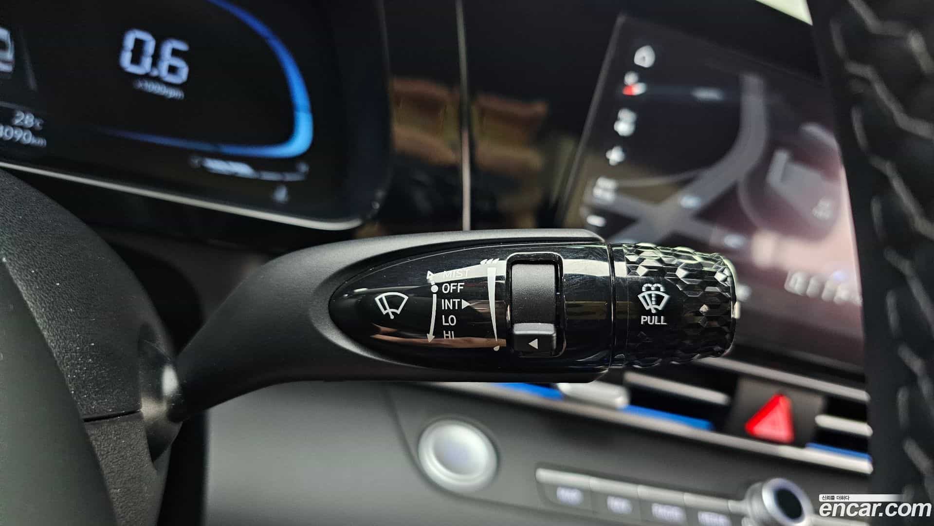 AVANTE Hyundai 2023.10-OPTION-042