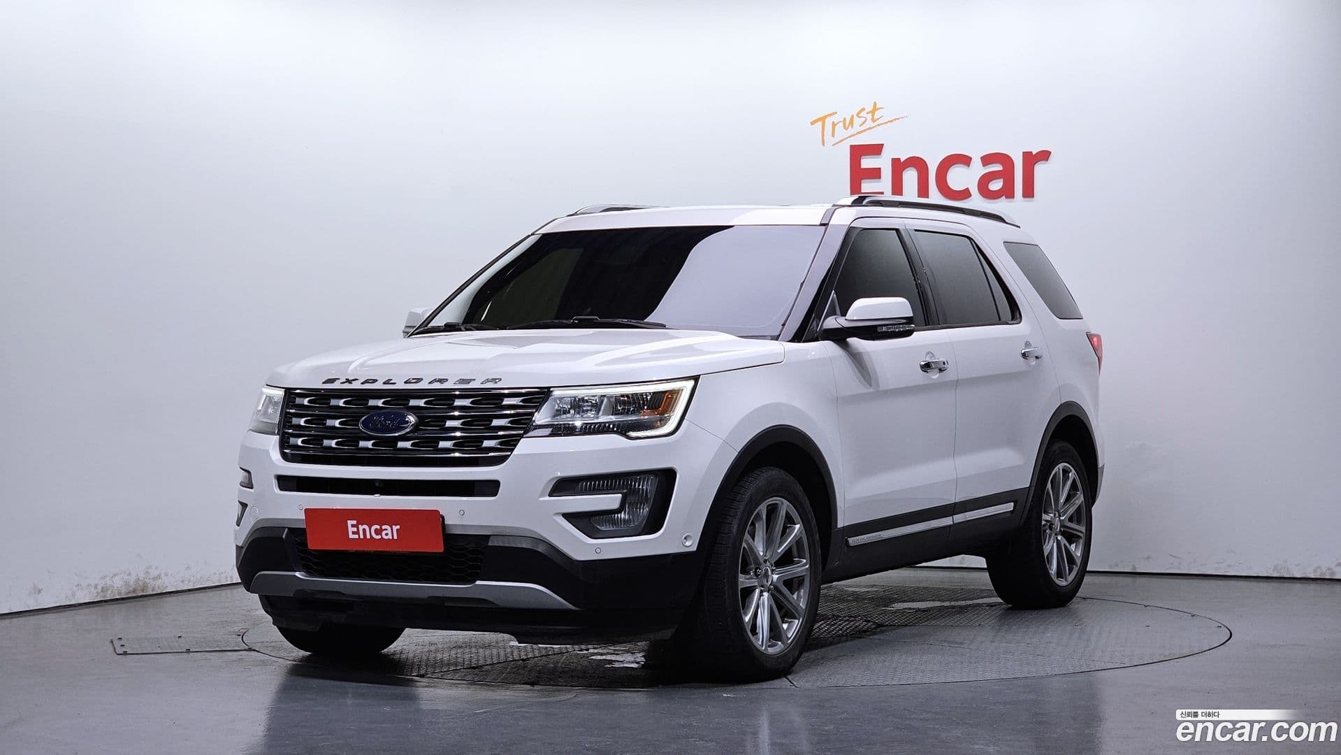 Main__Slider__Photo:Explorer Ford 2017.4-0