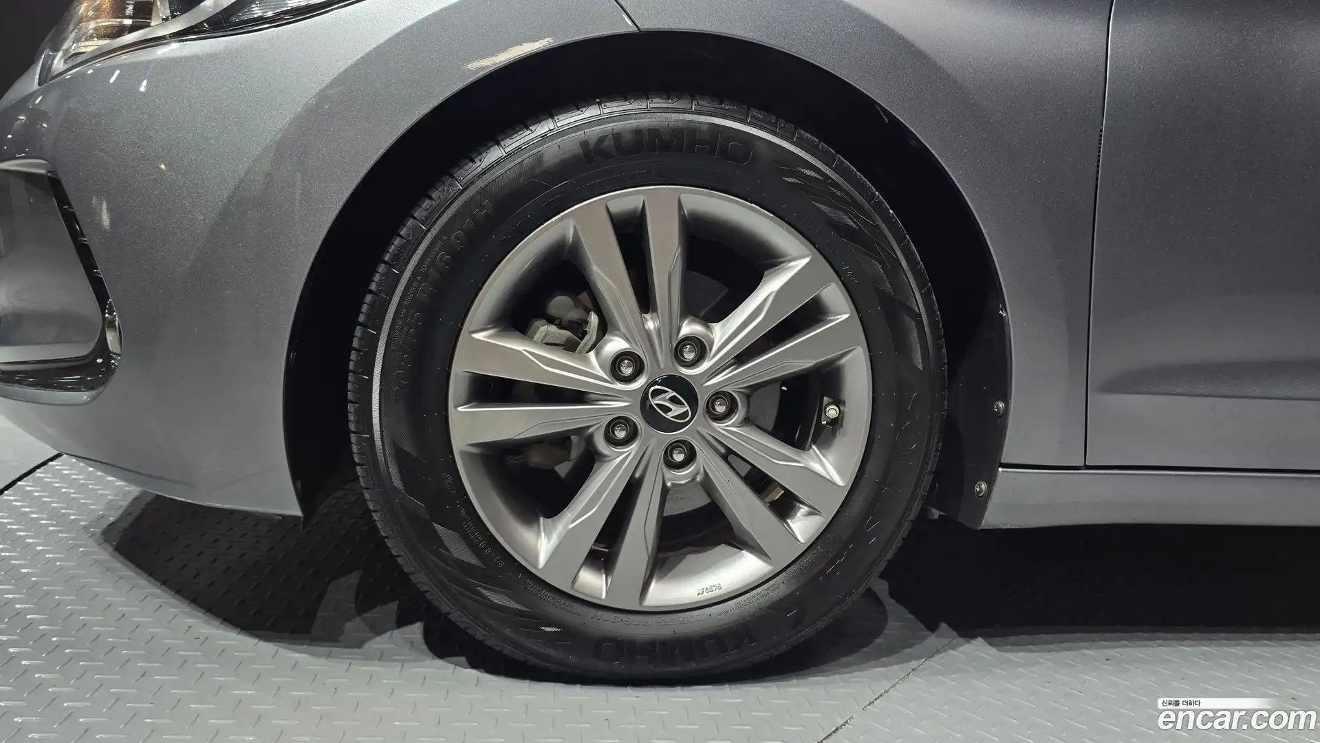 AVANTE Hyundai 2017.1-OUTER-005