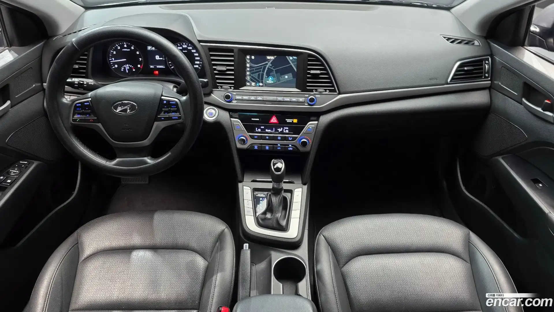 AVANTE Hyundai 2017.1-INNER-007