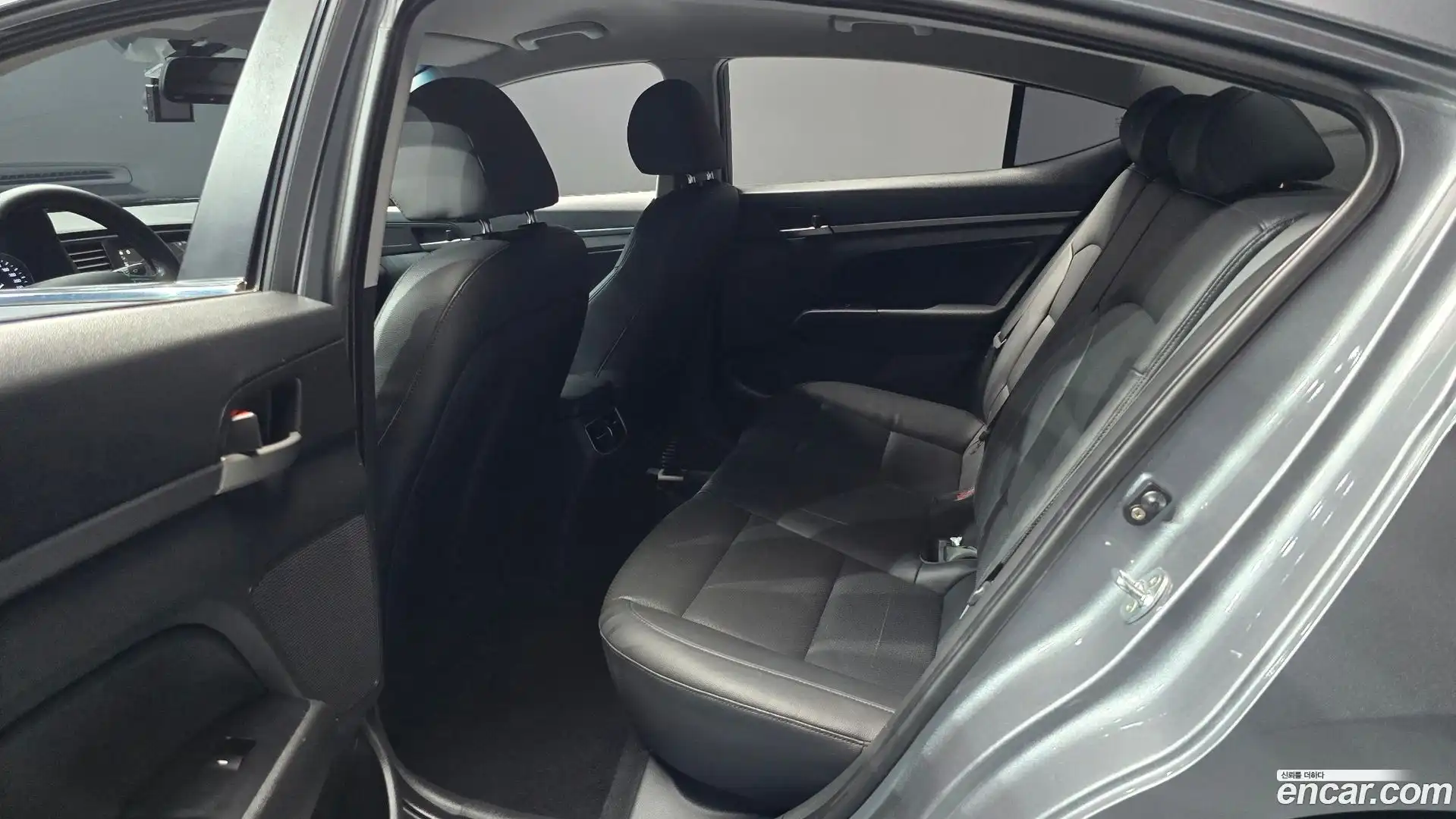 AVANTE Hyundai 2017.1-OPTION-016