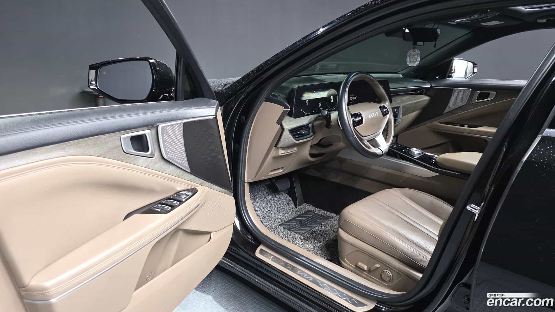 K8 Kia 2023.0-INNER-010