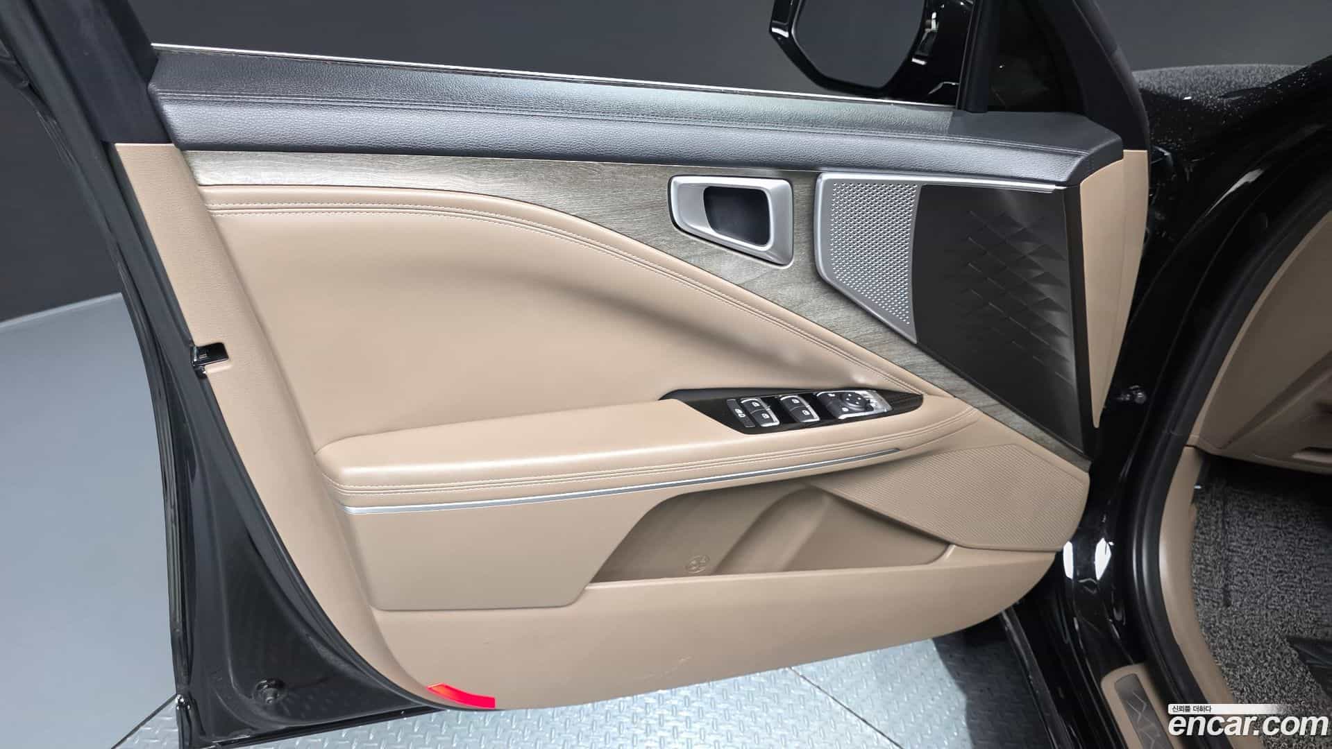 K8 Kia 2023.0-INNER-034