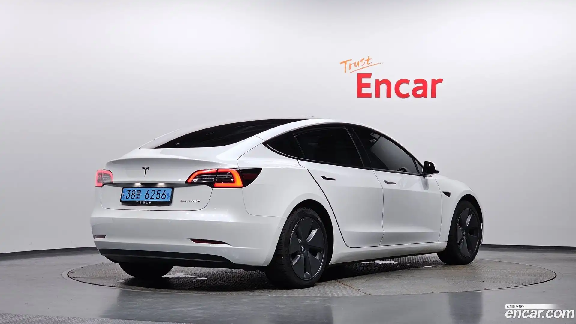 Model 3 Tesla 2021.7-OUTER-002