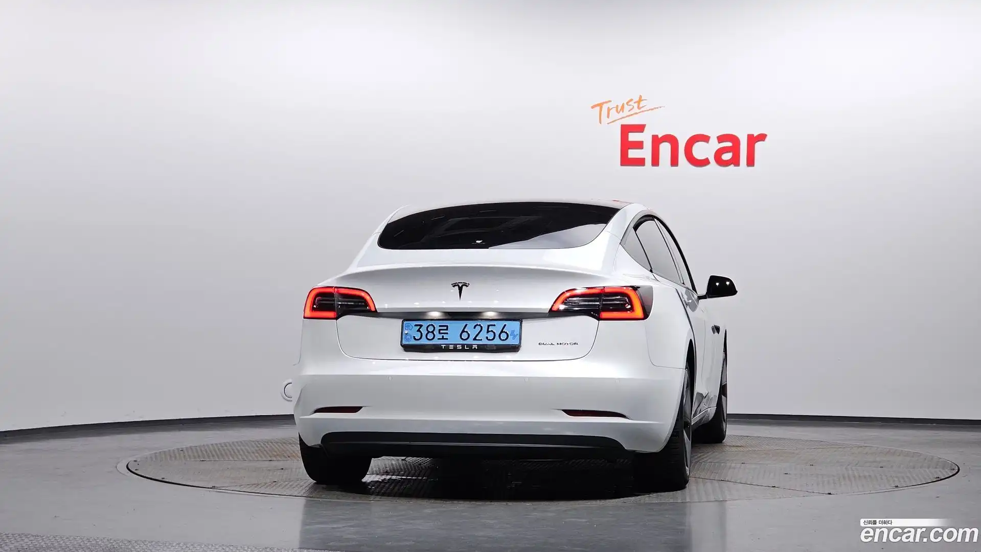 Model 3 Tesla 2021.7-OUTER-004
