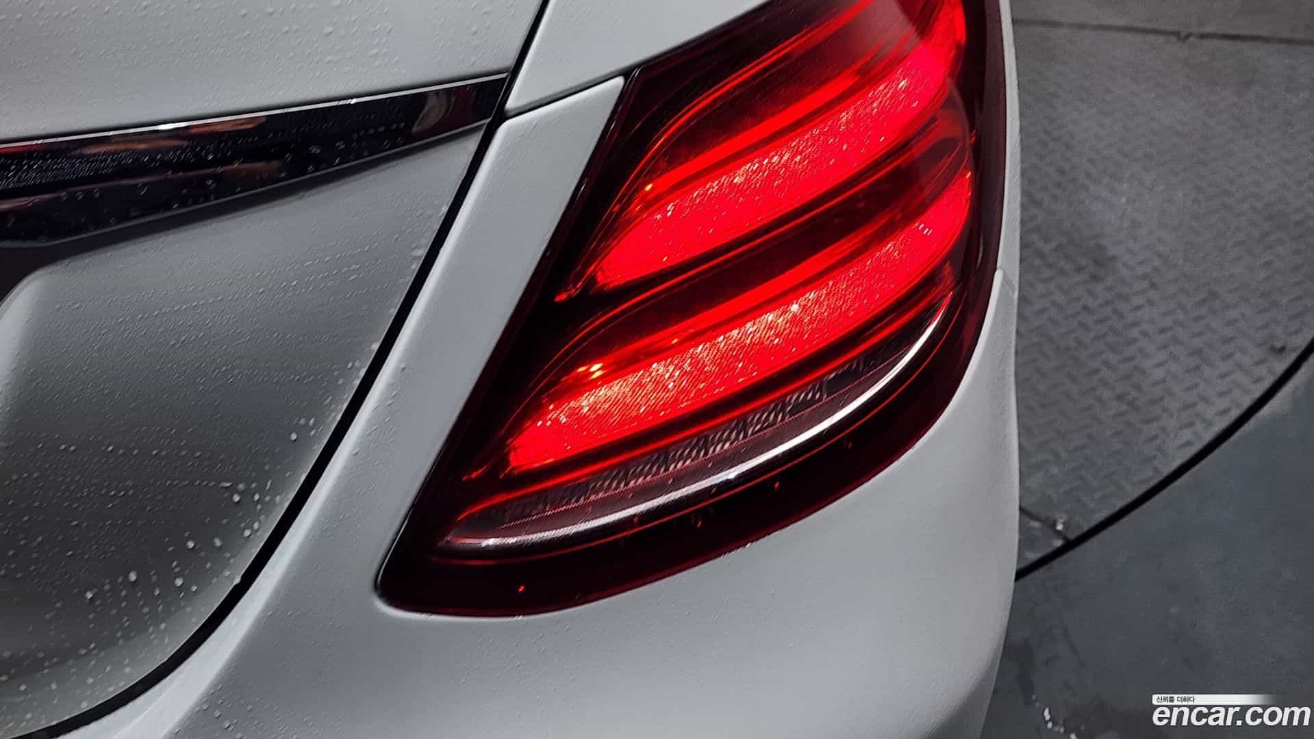 E-Class Mercedes-Benz 2017.1-OUTER-033