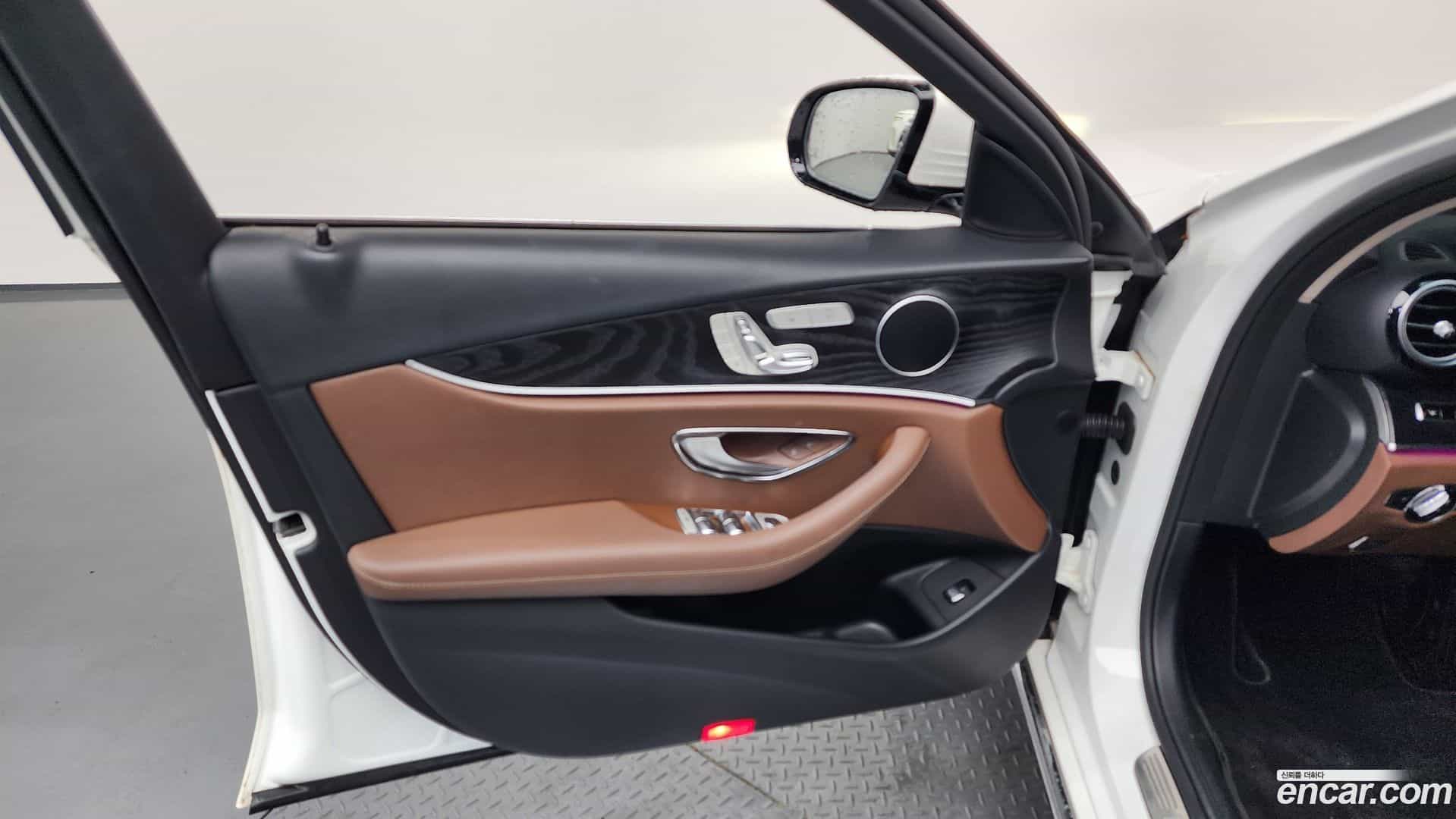 E-Class Mercedes-Benz 2017.1-INNER-034