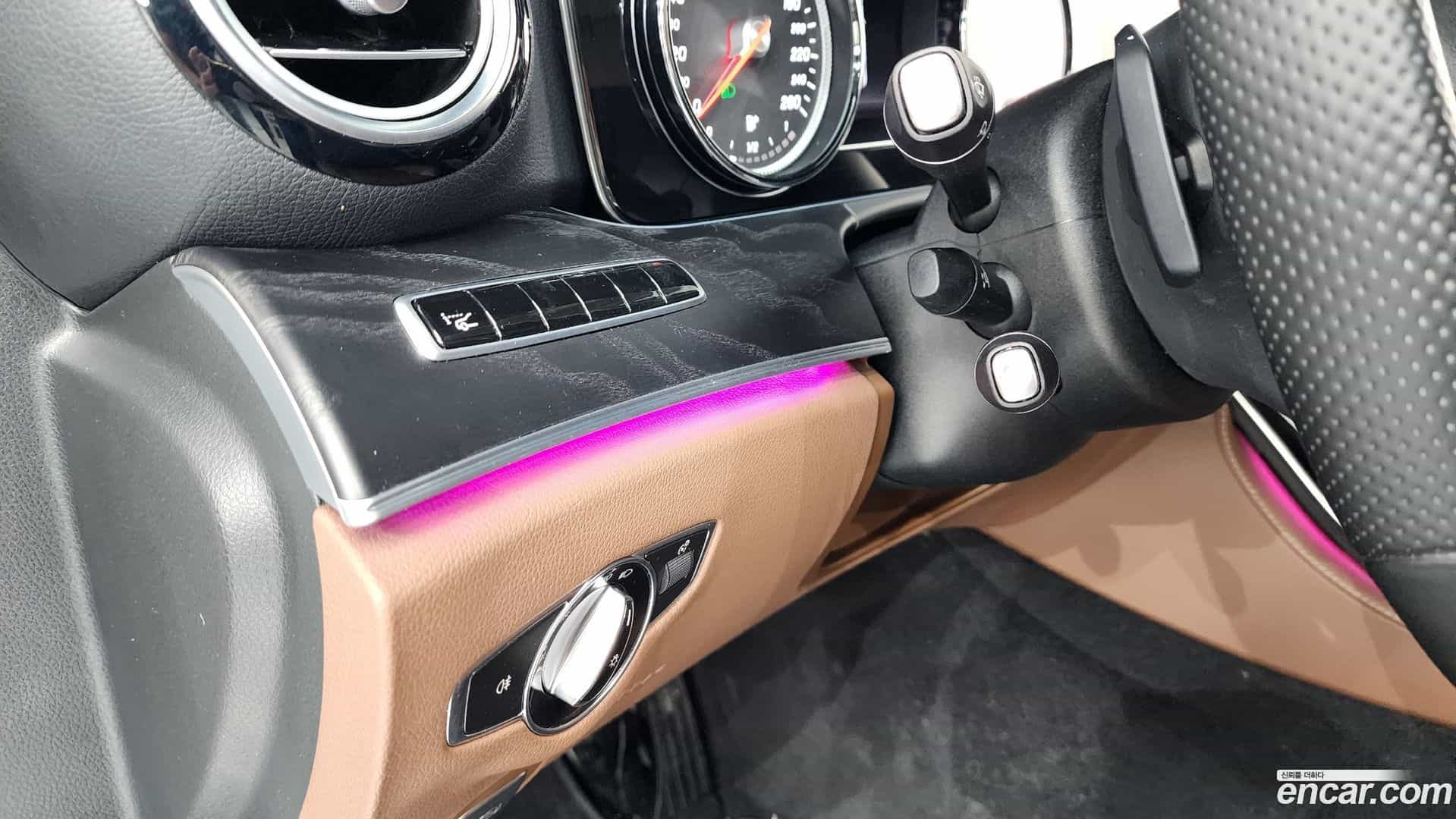 E-Class Mercedes-Benz 2017.1-OPTION-040