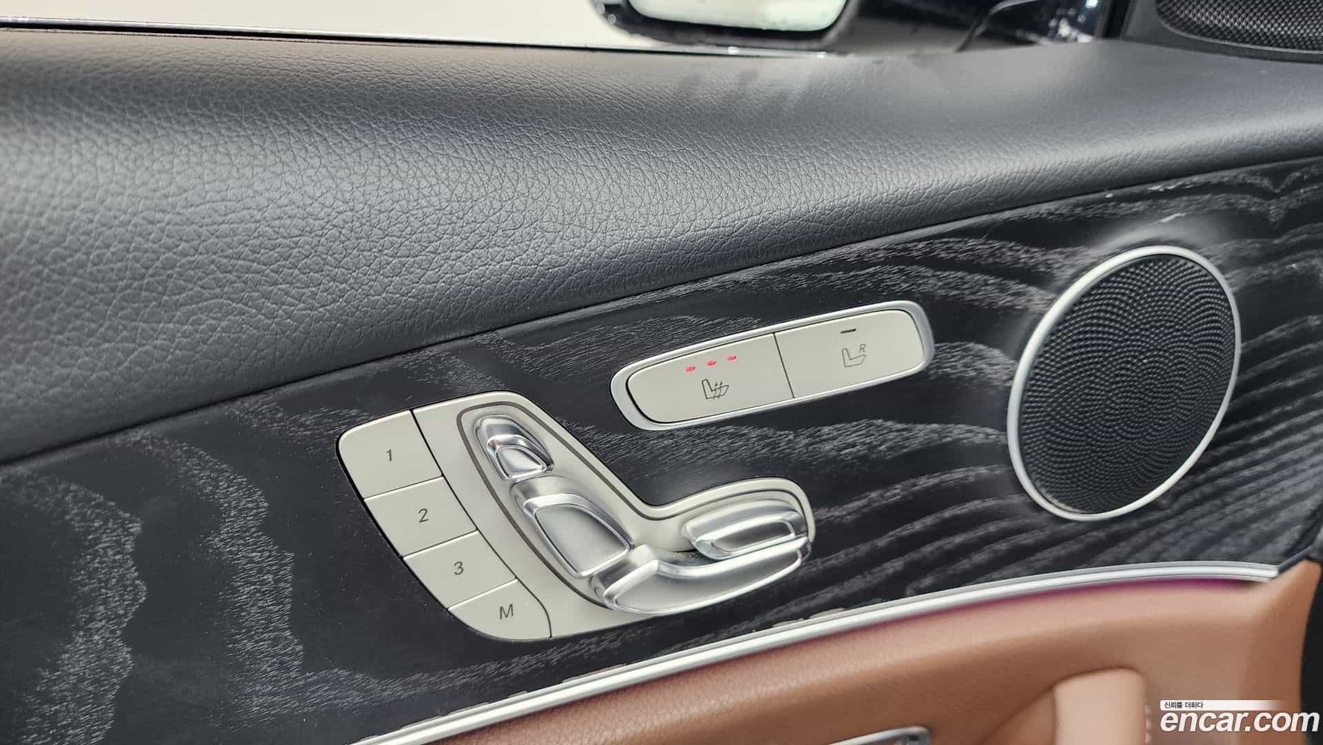E-Class Mercedes-Benz 2017.1-OPTION-043