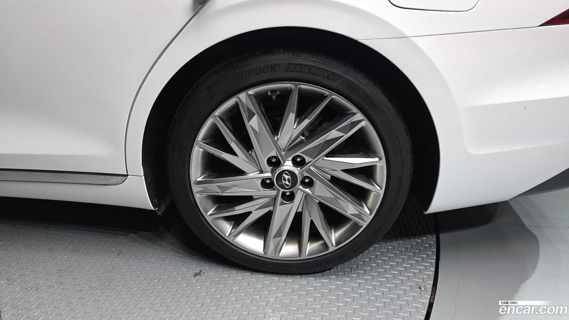 Grandeur Hyundai 2020.0-OUTER-031
