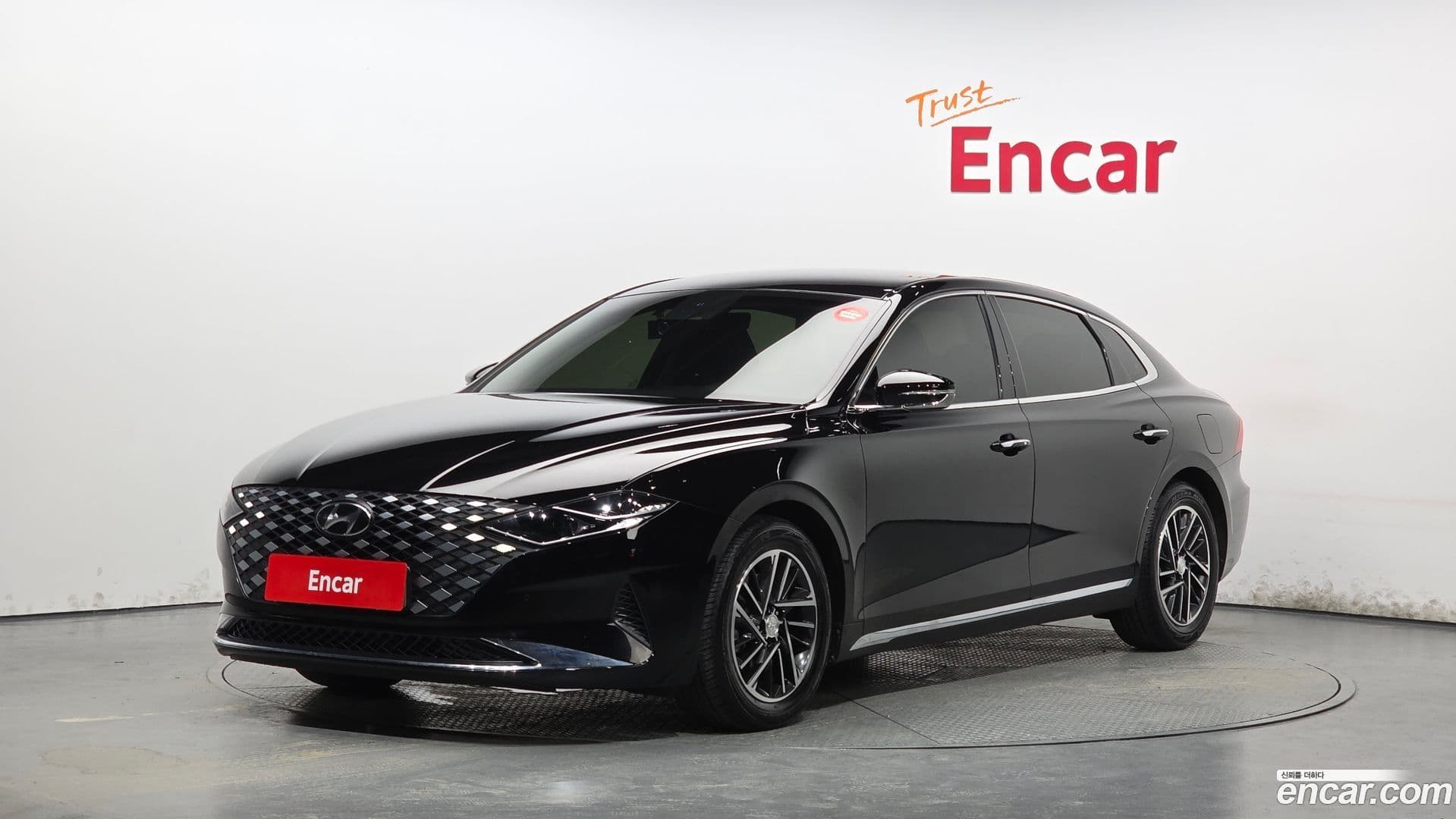 Main__Slider__Photo:Grandeur Hyundai 2021.4-0