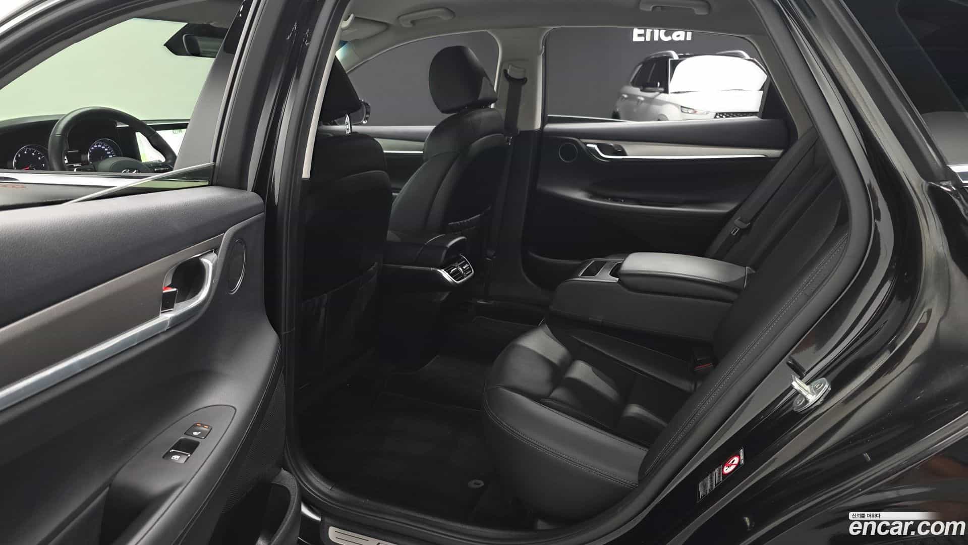Grandeur Hyundai 2021.4-OPTION-015