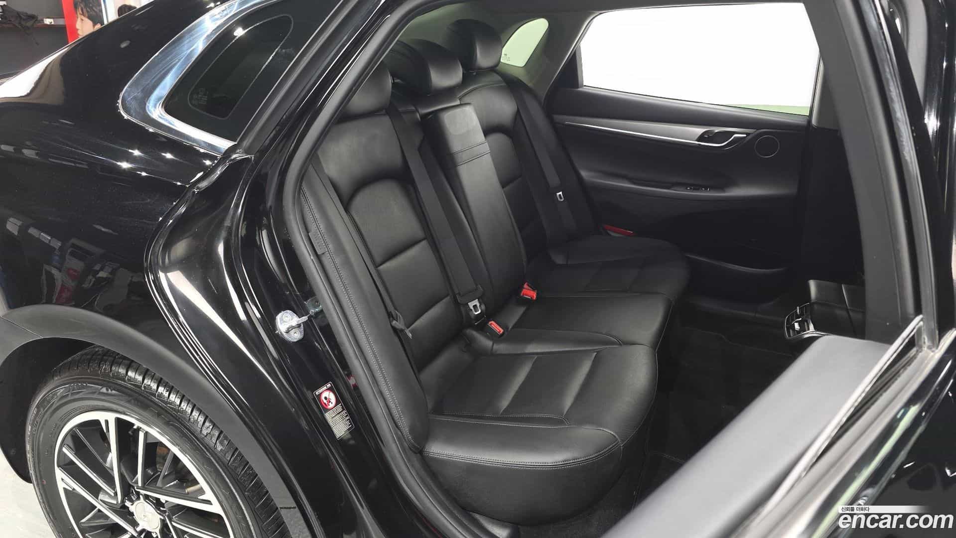 Grandeur Hyundai 2021.4-OPTION-016
