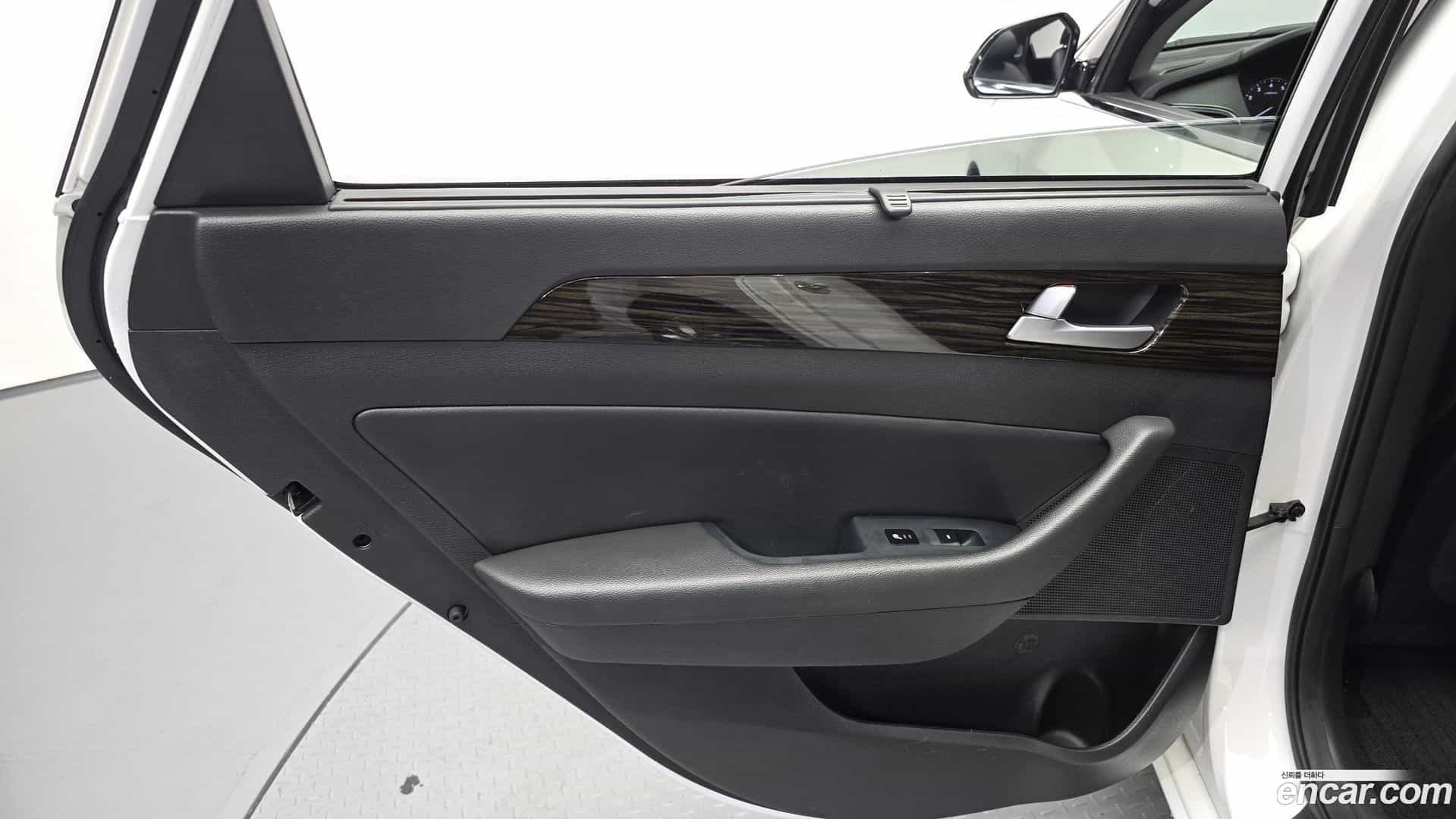 Sonata Hyundai 2016.8-INNER-035