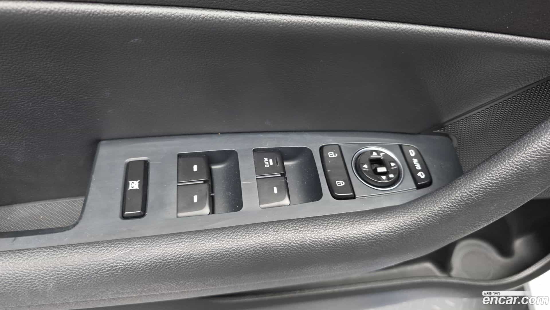 Sonata Hyundai 2016.8-OPTION-045