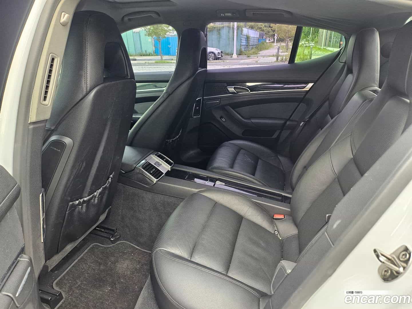 Panamera Porsche 2013.1-INNER-009