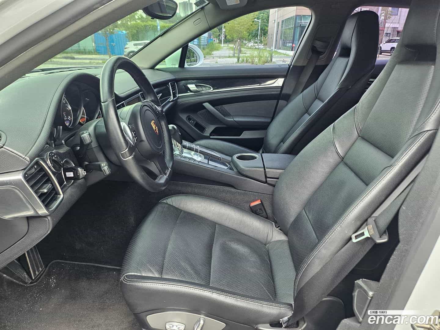 Panamera Porsche 2013.1-INNER-010