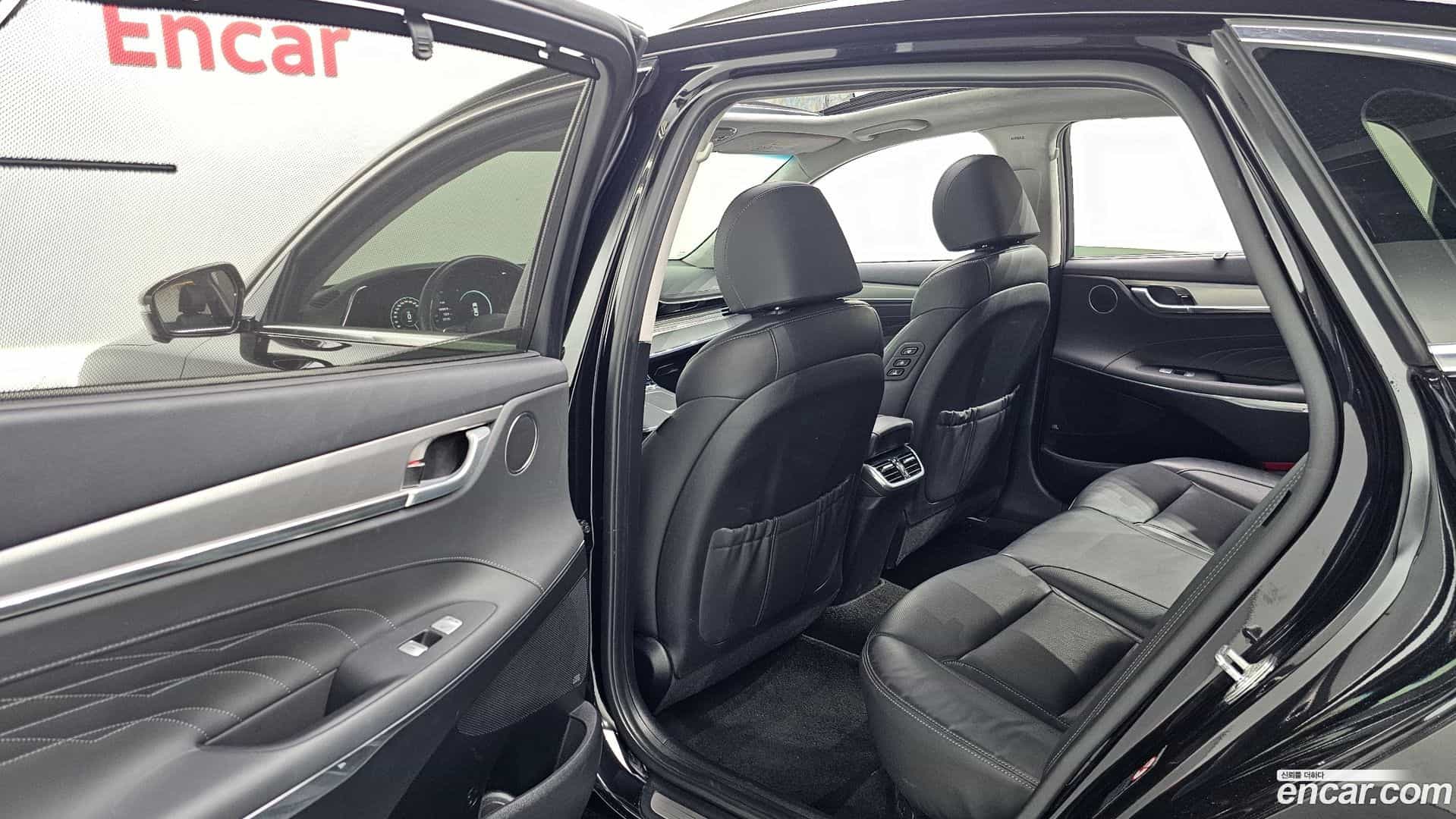 Grandeur Hyundai 2022.5-OPTION-023