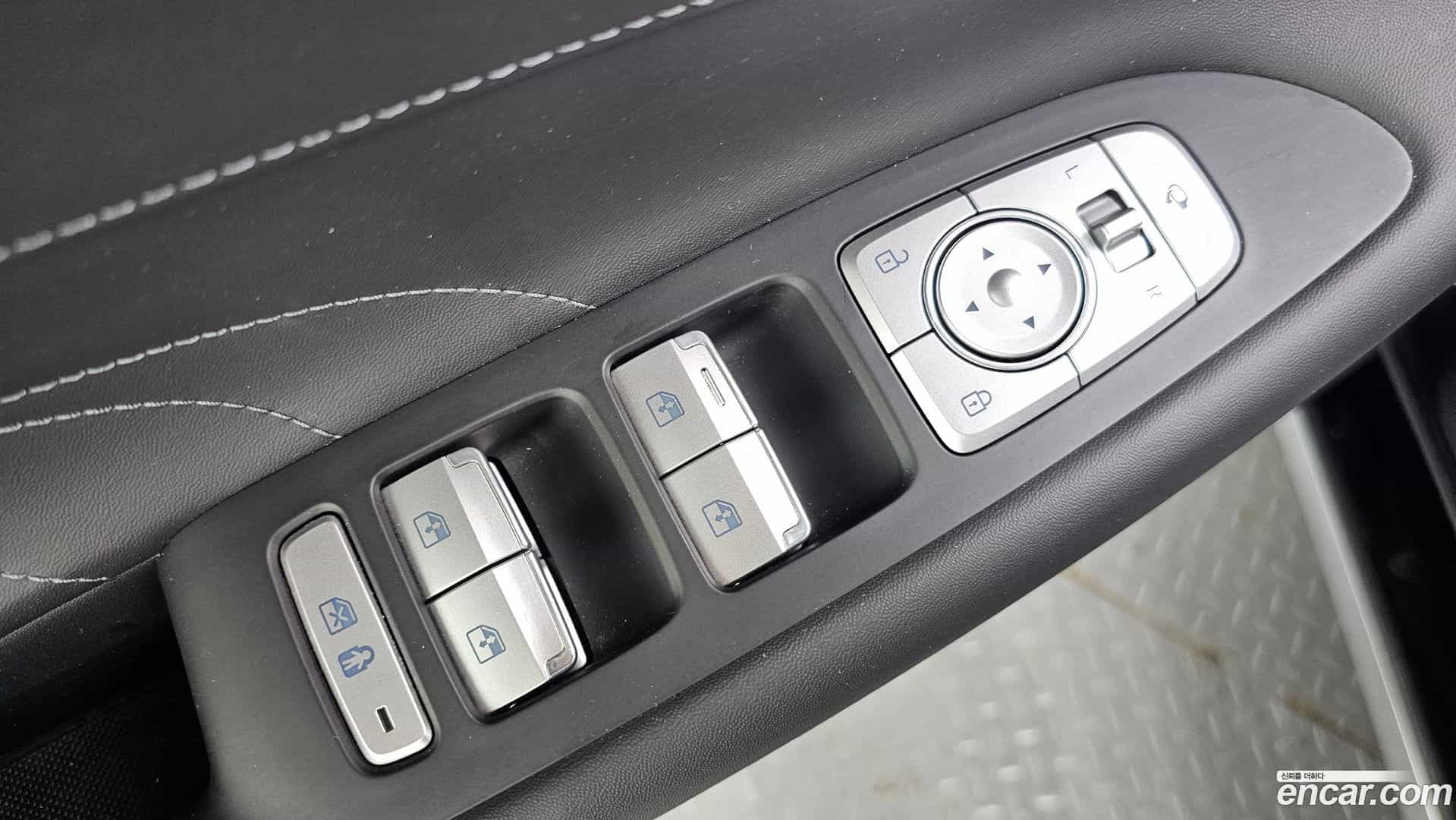 Grandeur Hyundai 2022.5-OPTION-042