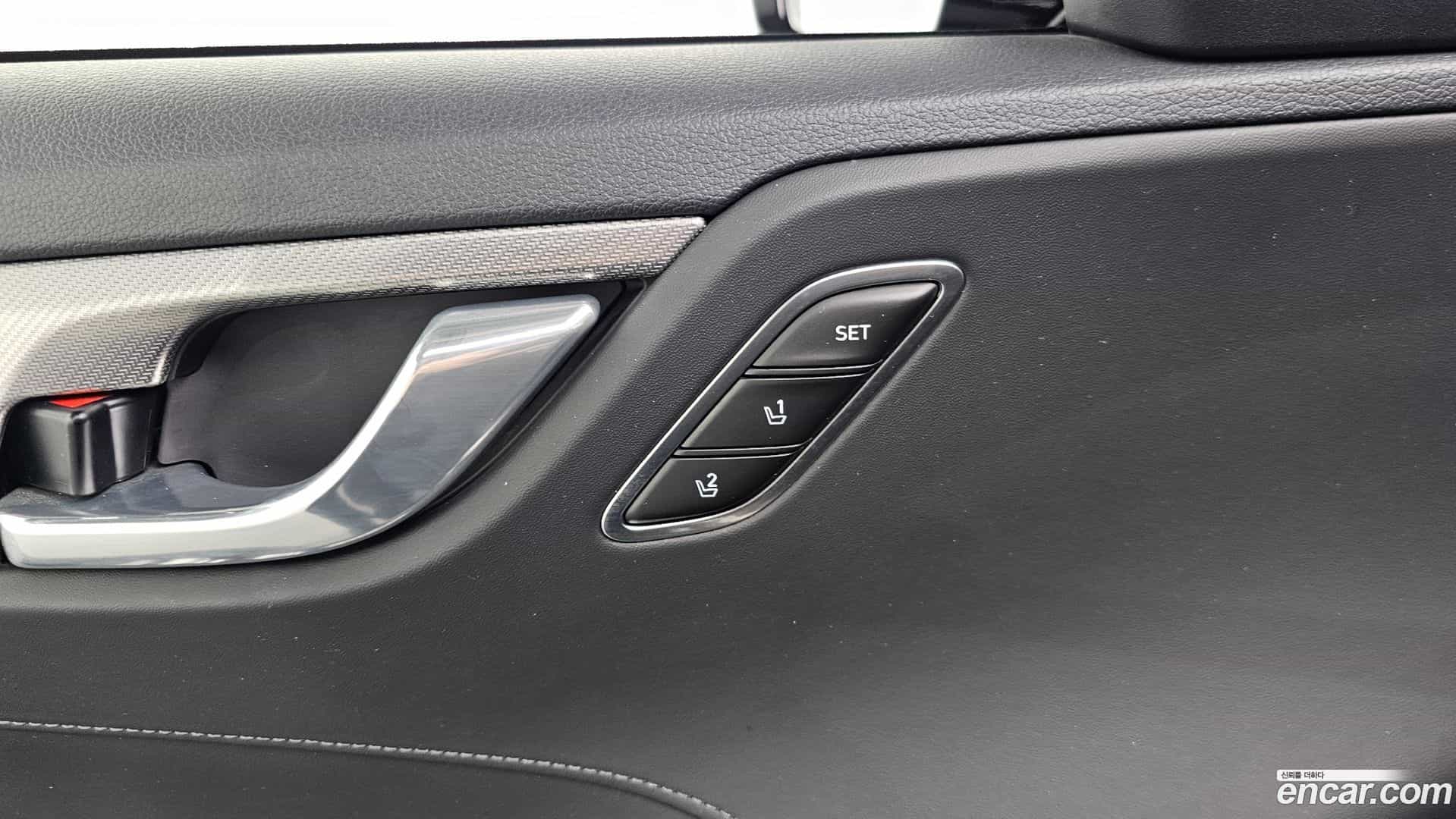 Grandeur Hyundai 2022.5-OPTION-046