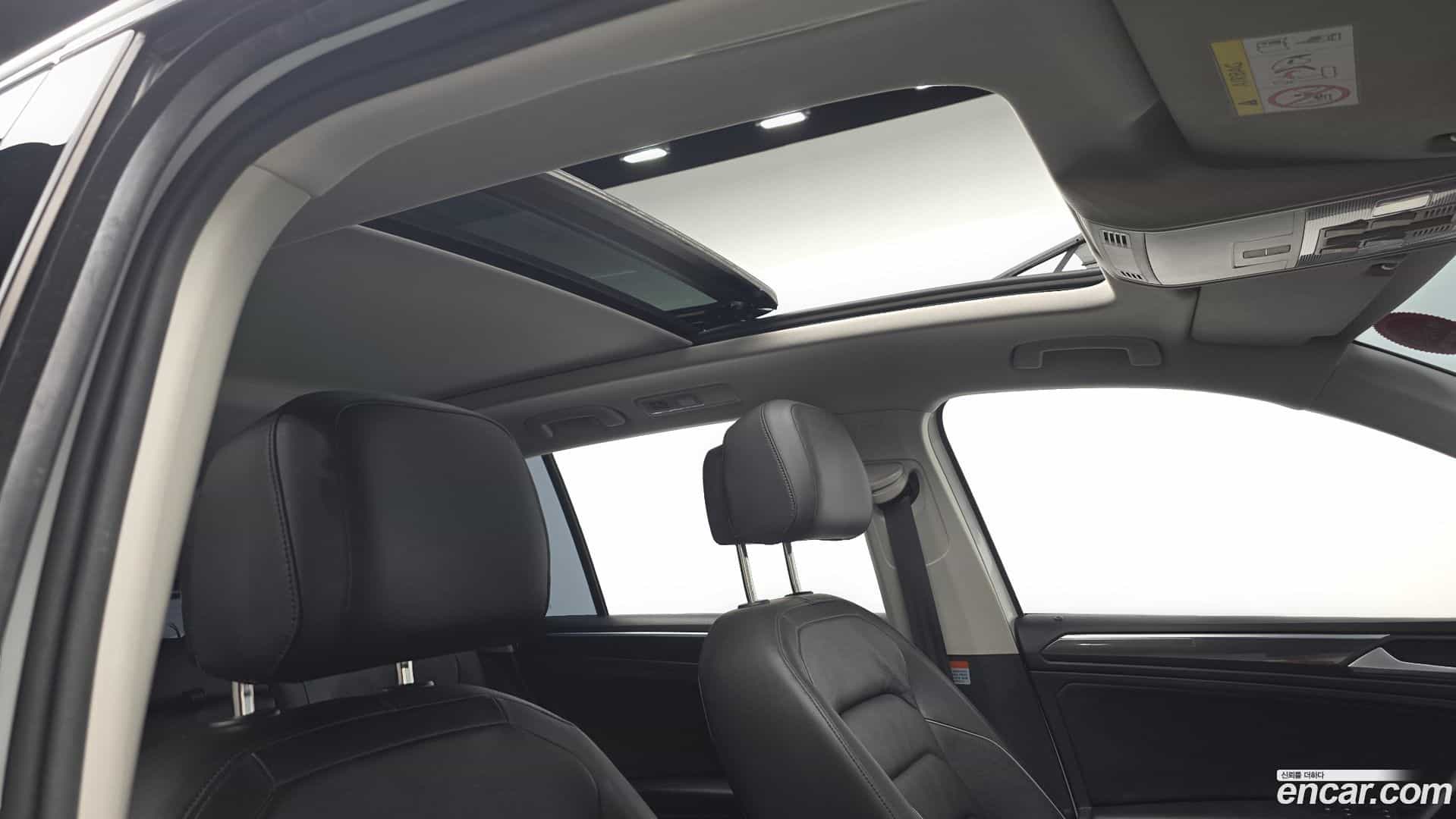 Tiguan Volkswagen 2023.6-OPTION-021