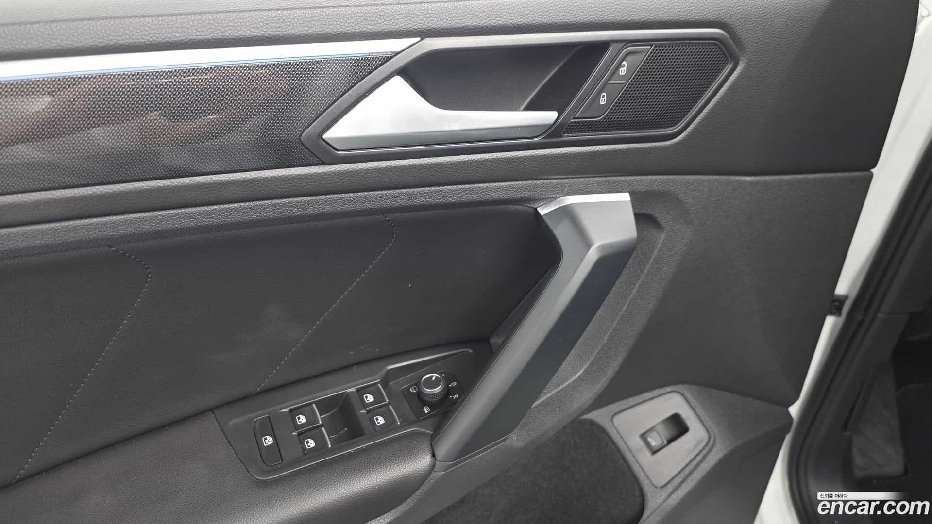 Tiguan Volkswagen 2023.6-OPTION-042