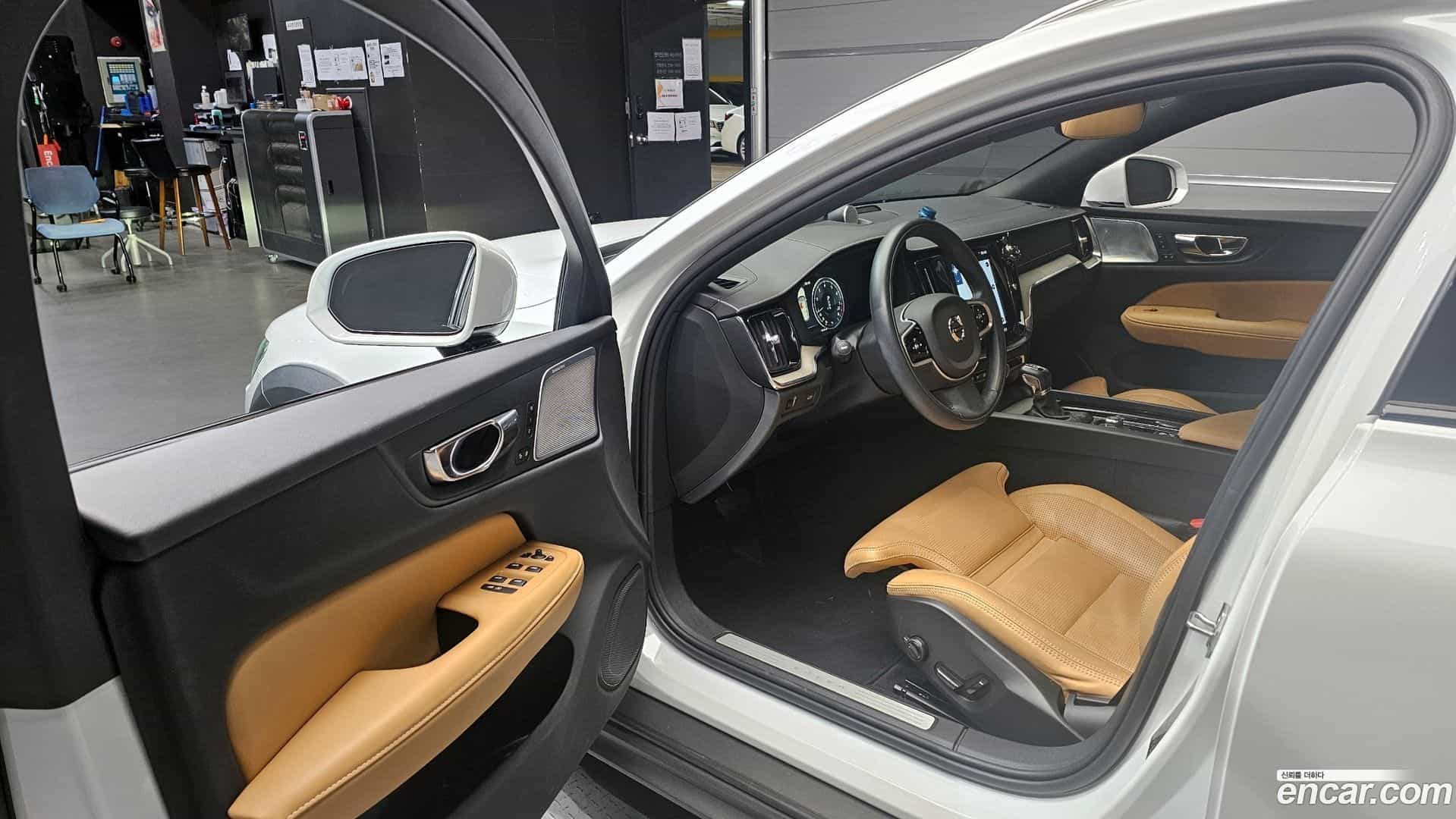 V60 Volvo 2019.6-INNER-010