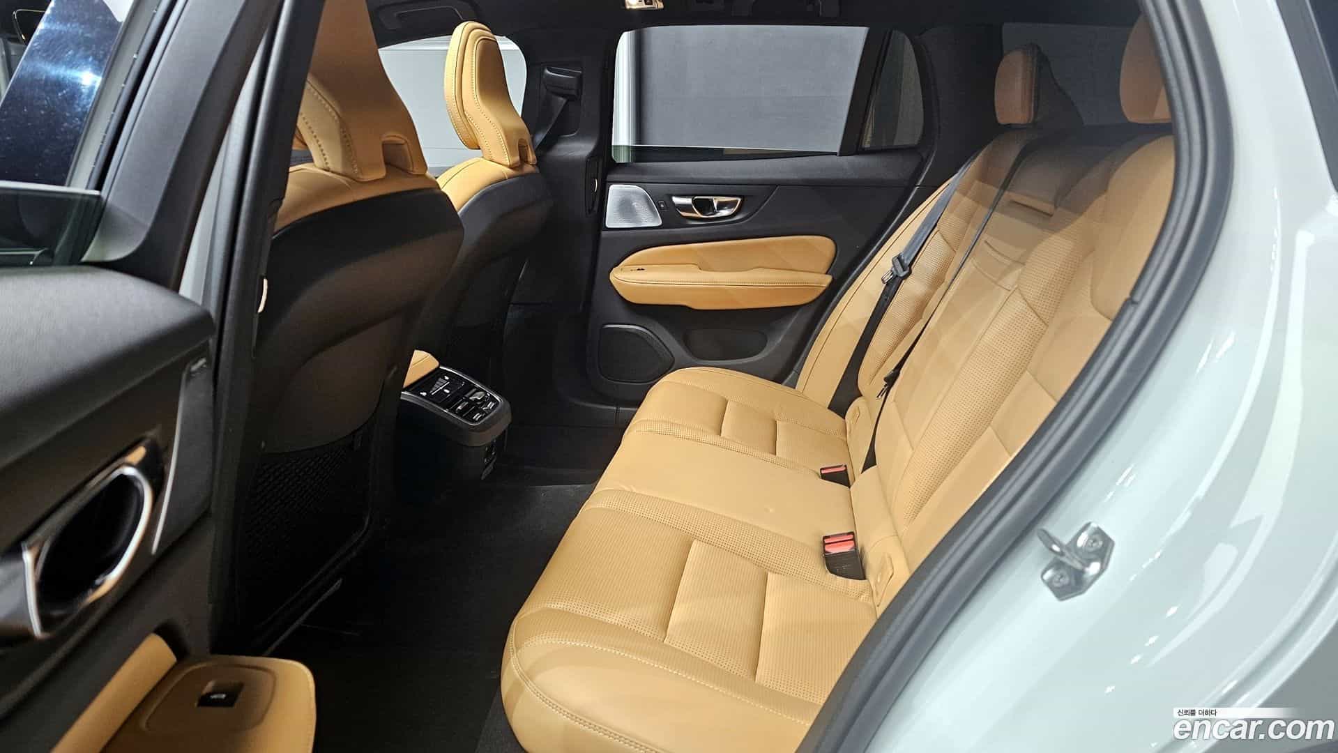 V60 Volvo 2019.6-OPTION-016