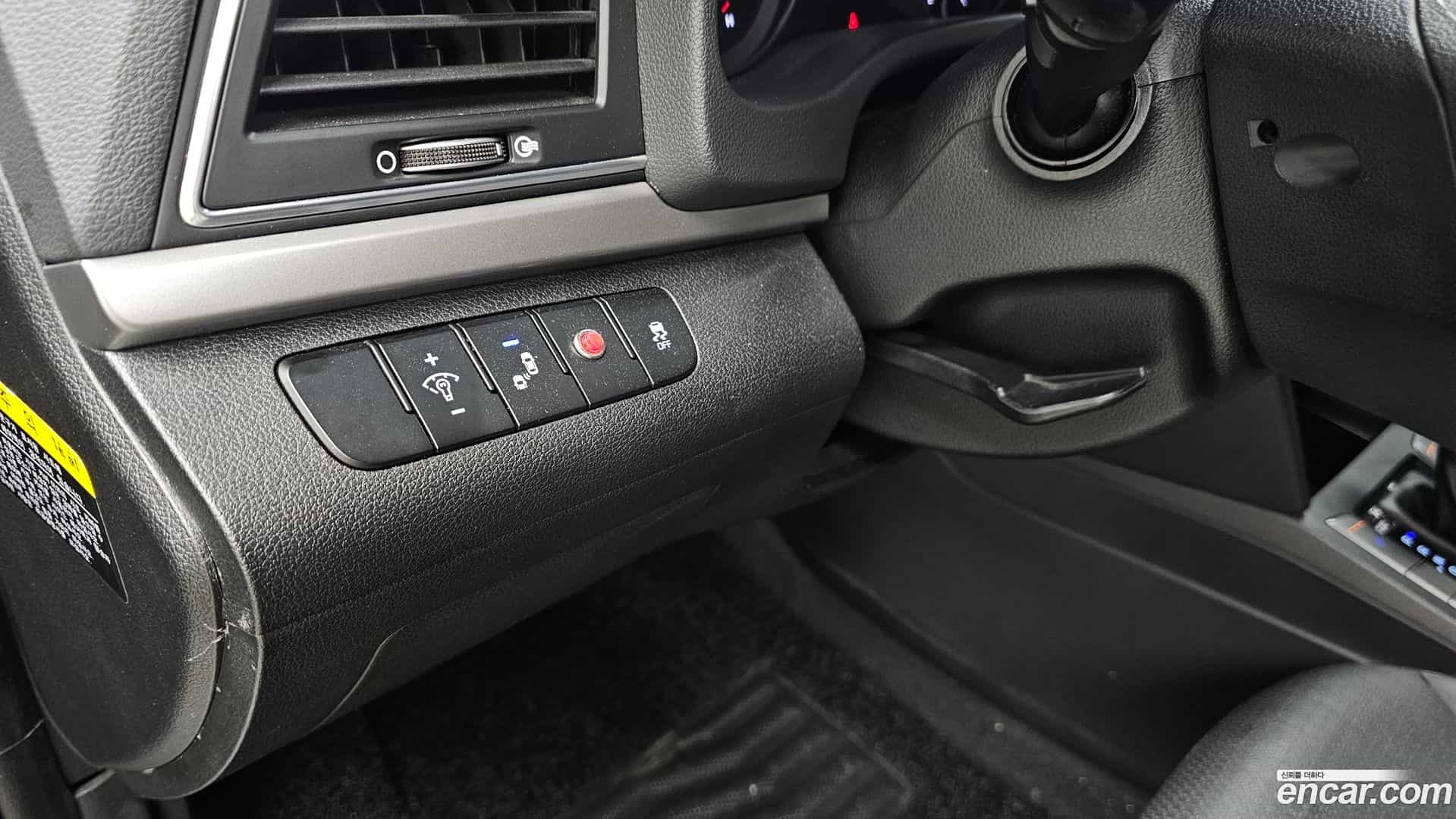 AVANTE Hyundai 2017.3-OPTION-023
