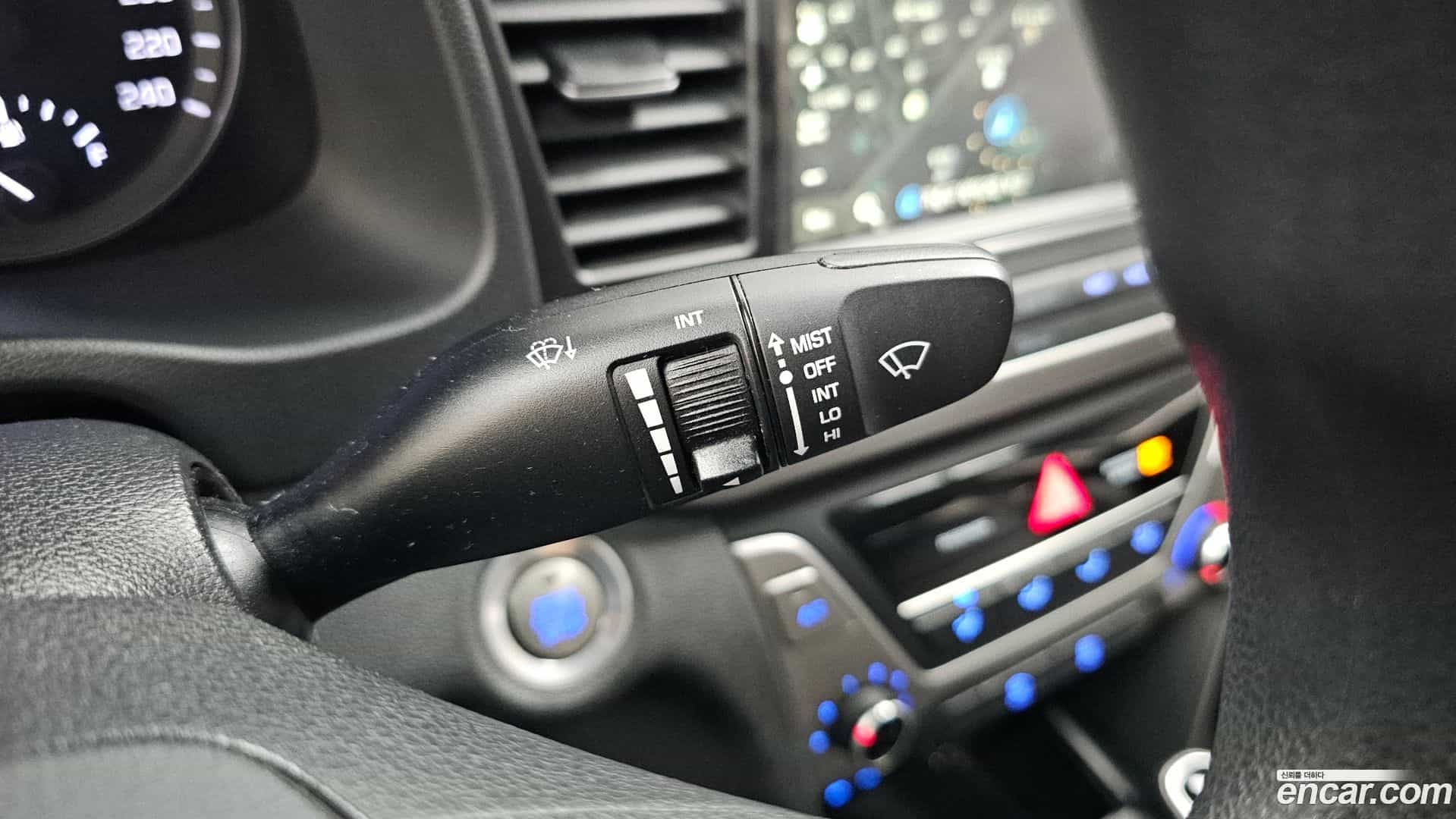 AVANTE Hyundai 2017.3-OPTION-024
