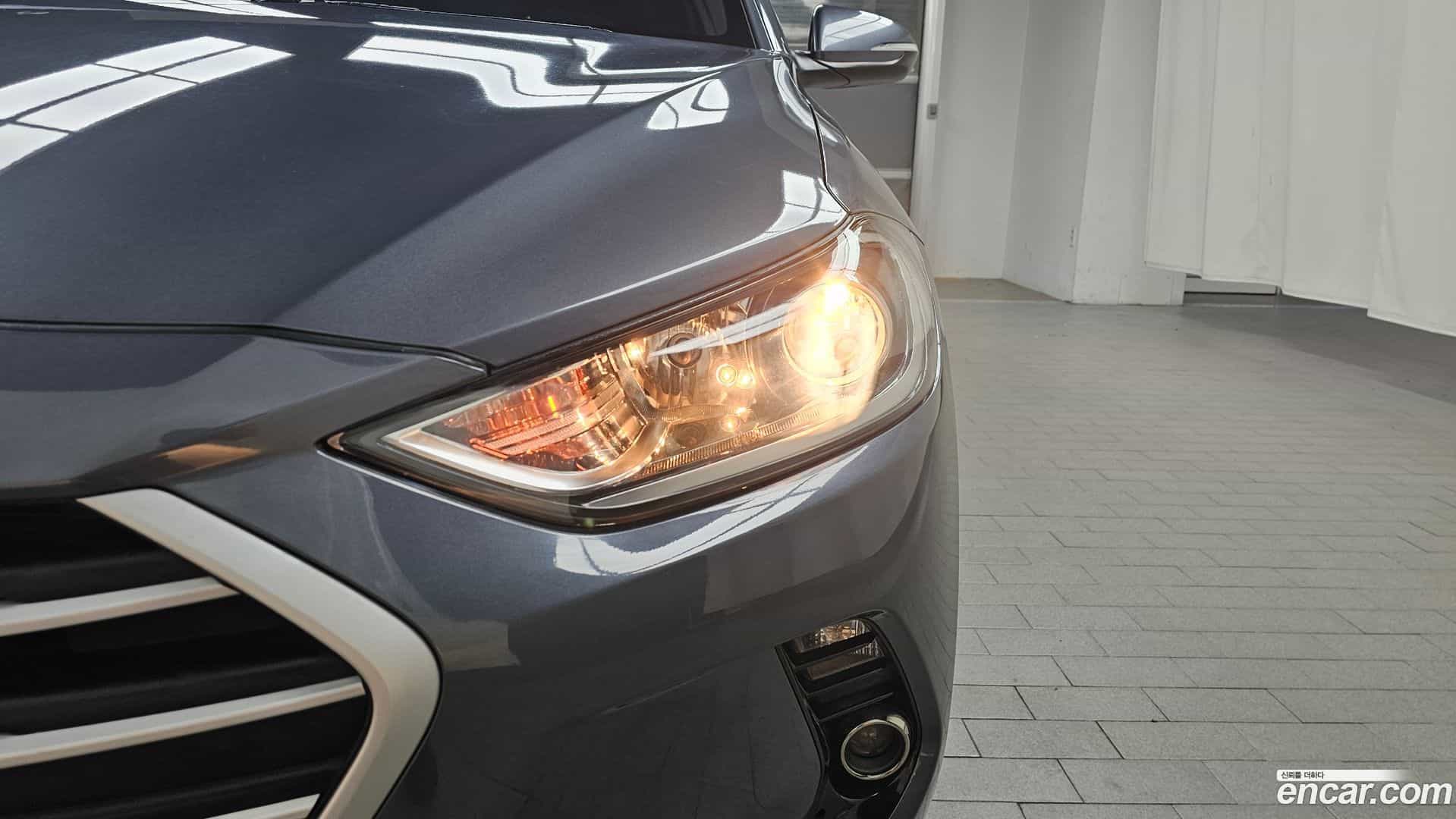 AVANTE Hyundai 2017.3-OUTER-032