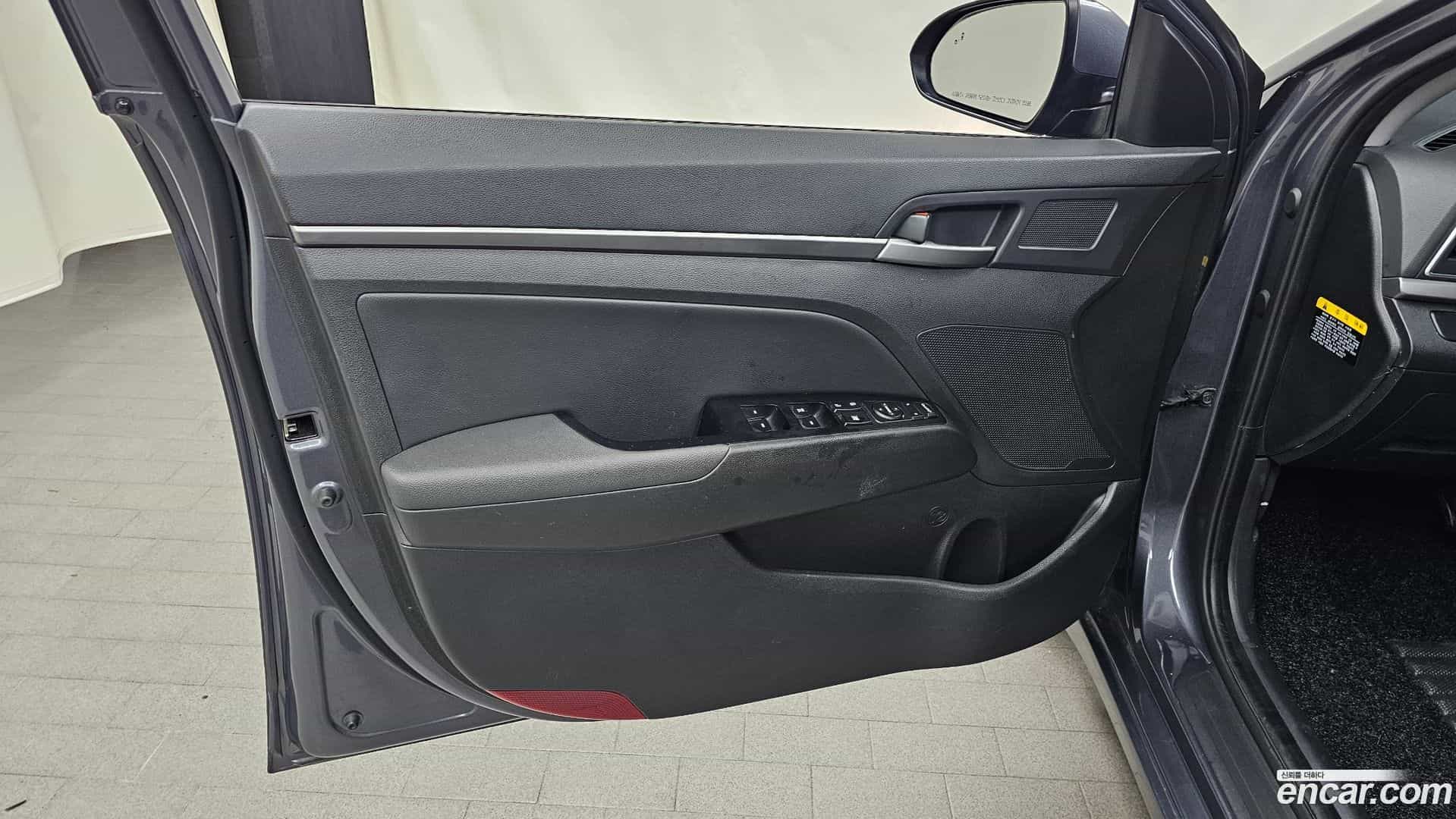 AVANTE Hyundai 2017.3-INNER-034