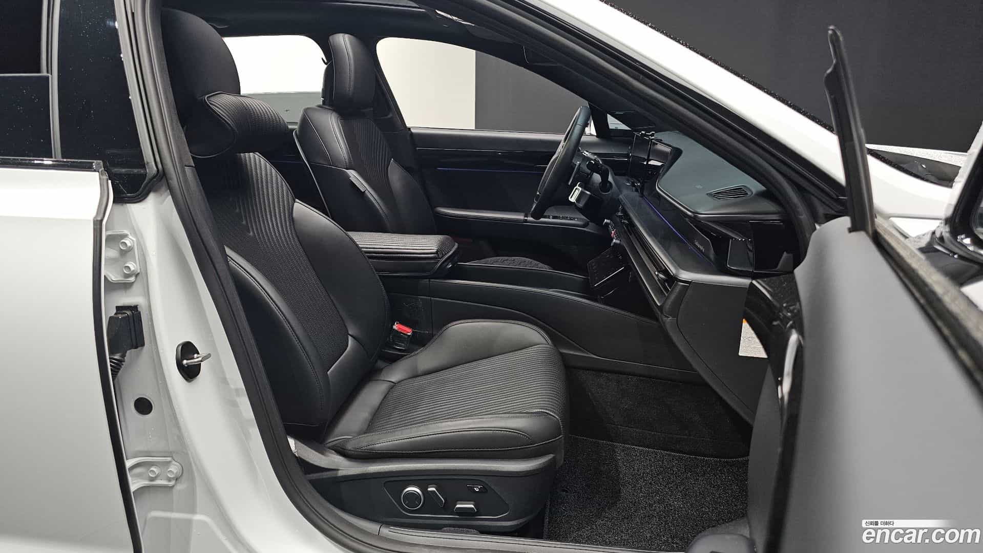 Grandeur Hyundai 2023.2-INNER-010