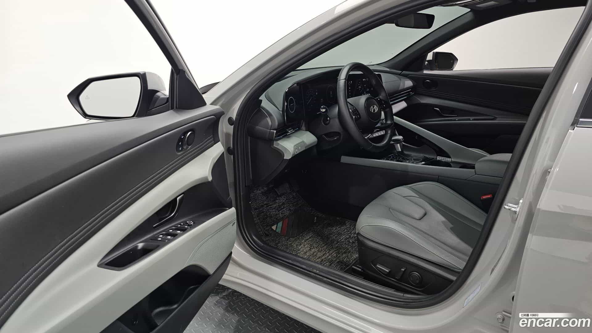 AVANTE Hyundai 2023.11-INNER-010